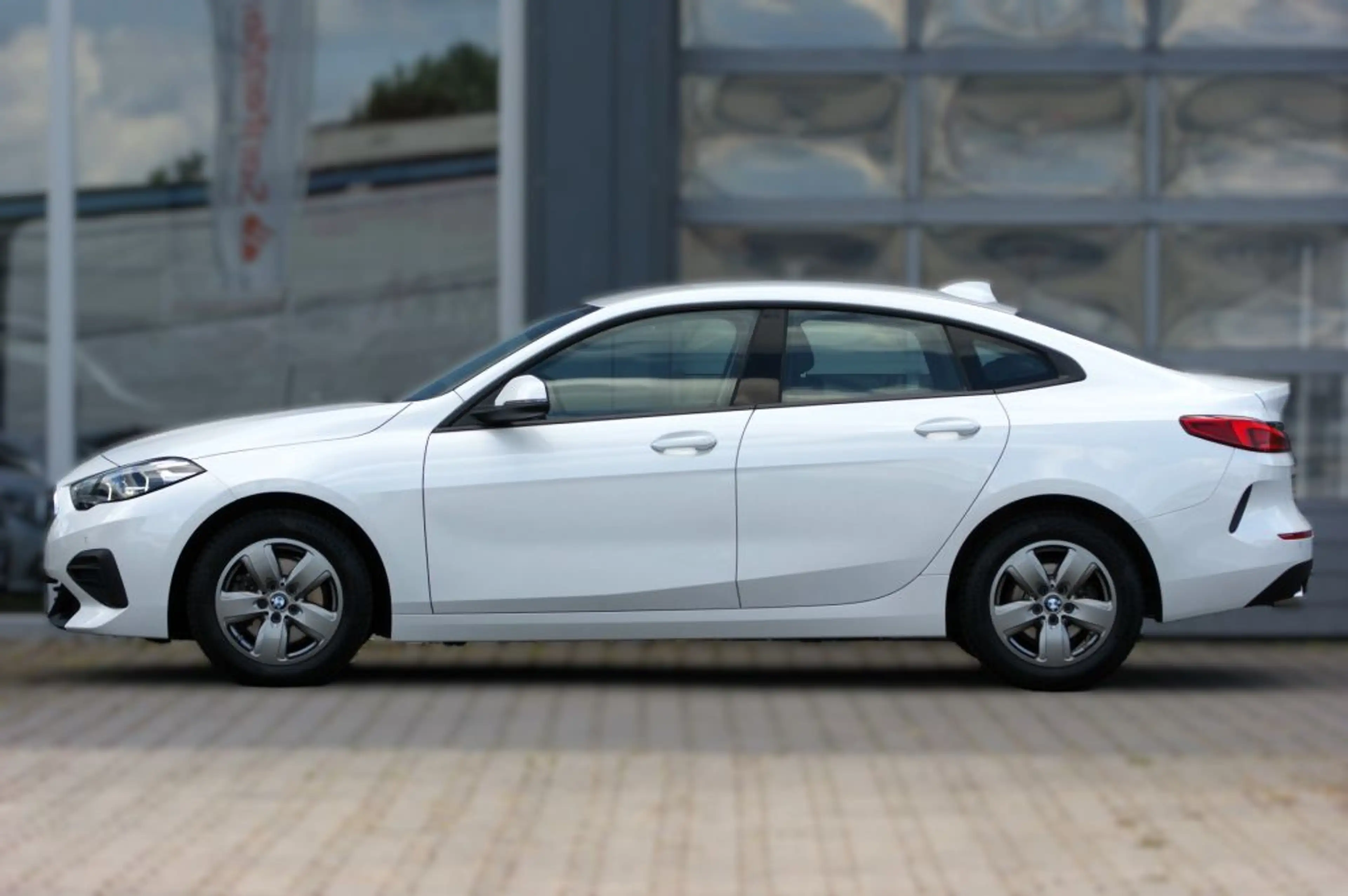 BMW 216 216d Gran Coupe  Aut. Advantage — photo 7