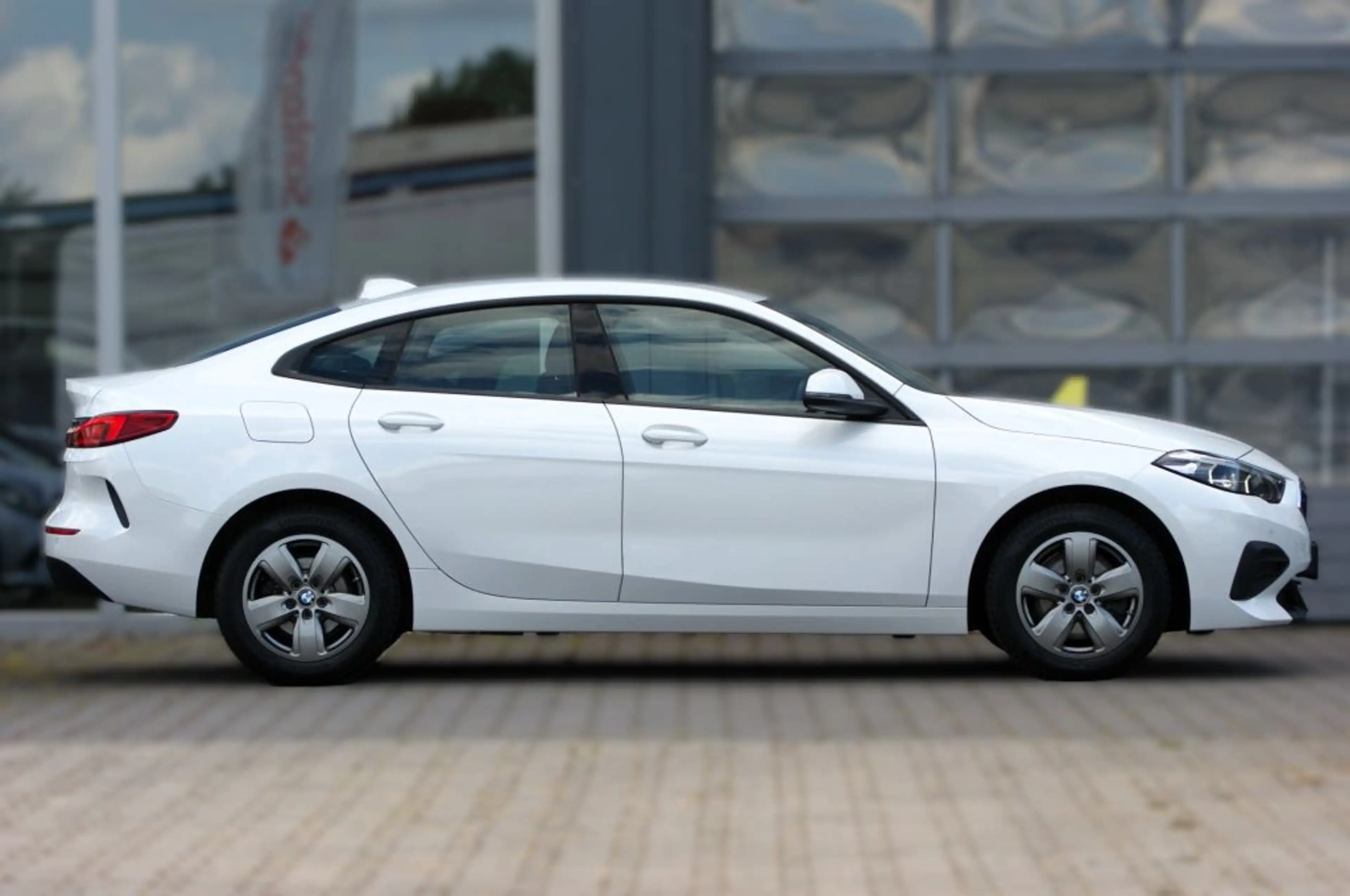 BMW 216 216d Gran Coupe  Aut. Advantage — photo 8