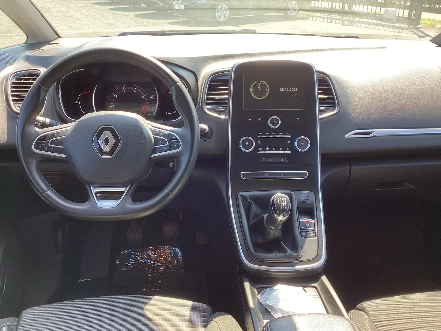 Renault Grand Scenic 1.33TCe/1steEig/97000km/Trekhaak/Cam&Pdc/Carplay Zilver - 2