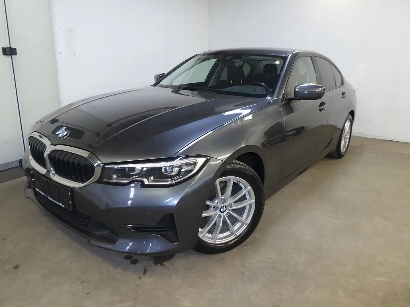 BMW 320 320 d xDrive Advantage Grau - 1