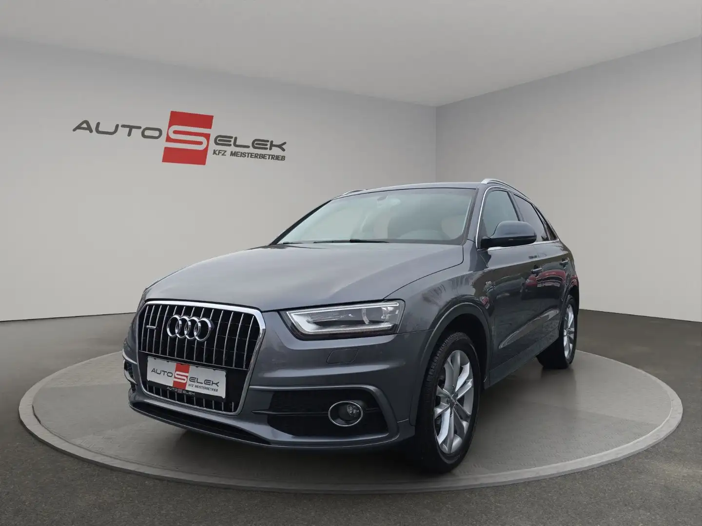 Audi Q3 2.0 TDI quattro S-Line Automatik/Navi/PDC/ Grau - 1