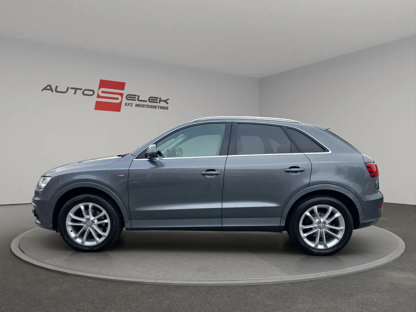 Audi Q3 2.0 TDI quattro S-Line Automatik/Navi/PDC/ Grau - 2
