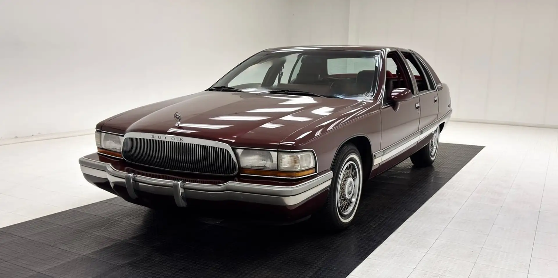 Buick Roadmaster Limited 4 Door Sedan Gold - 1
