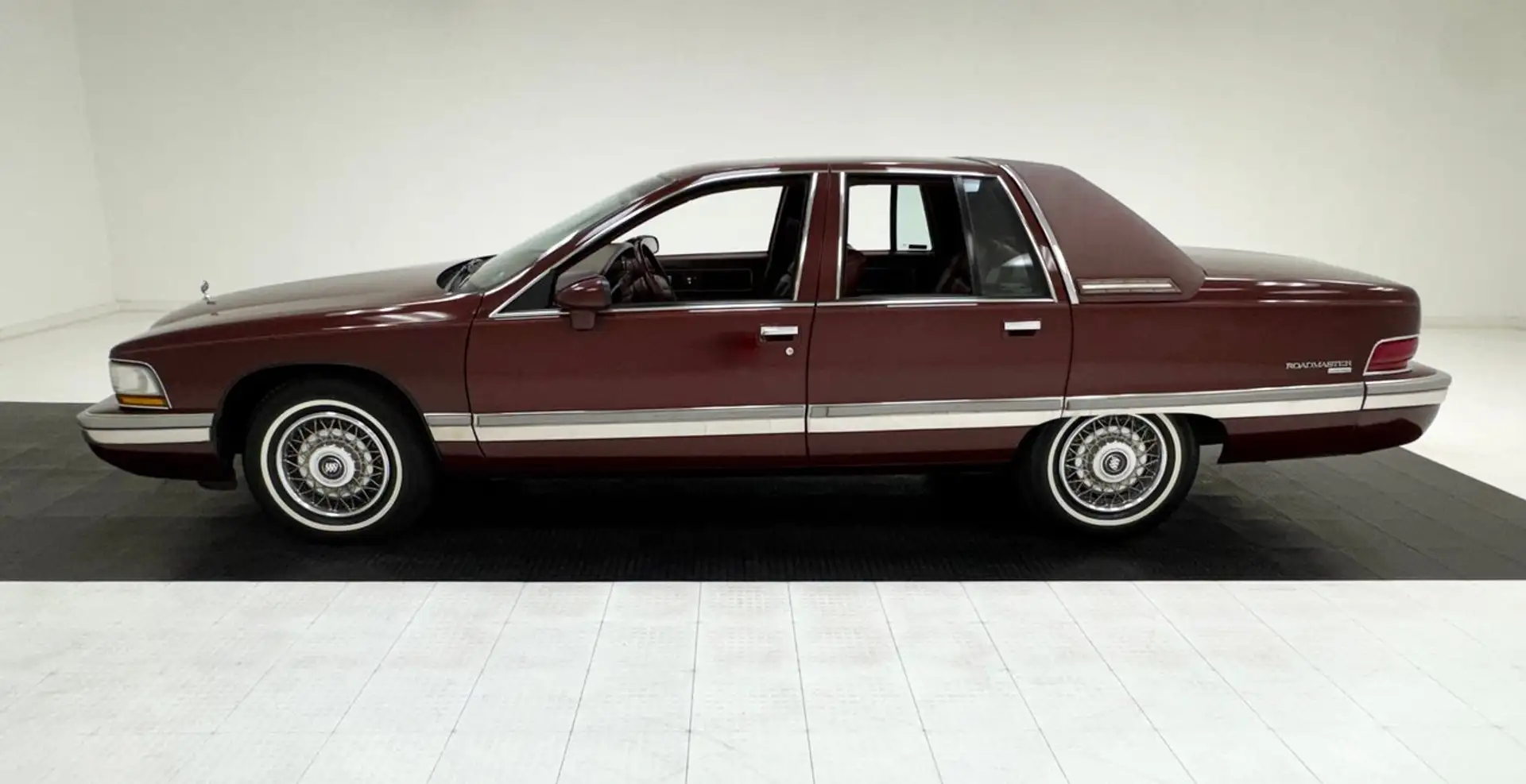 Buick Roadmaster Limited 4 Door Sedan Gold - 2