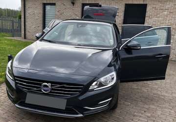 V60 2.4 D6 4WD PHEV Summum