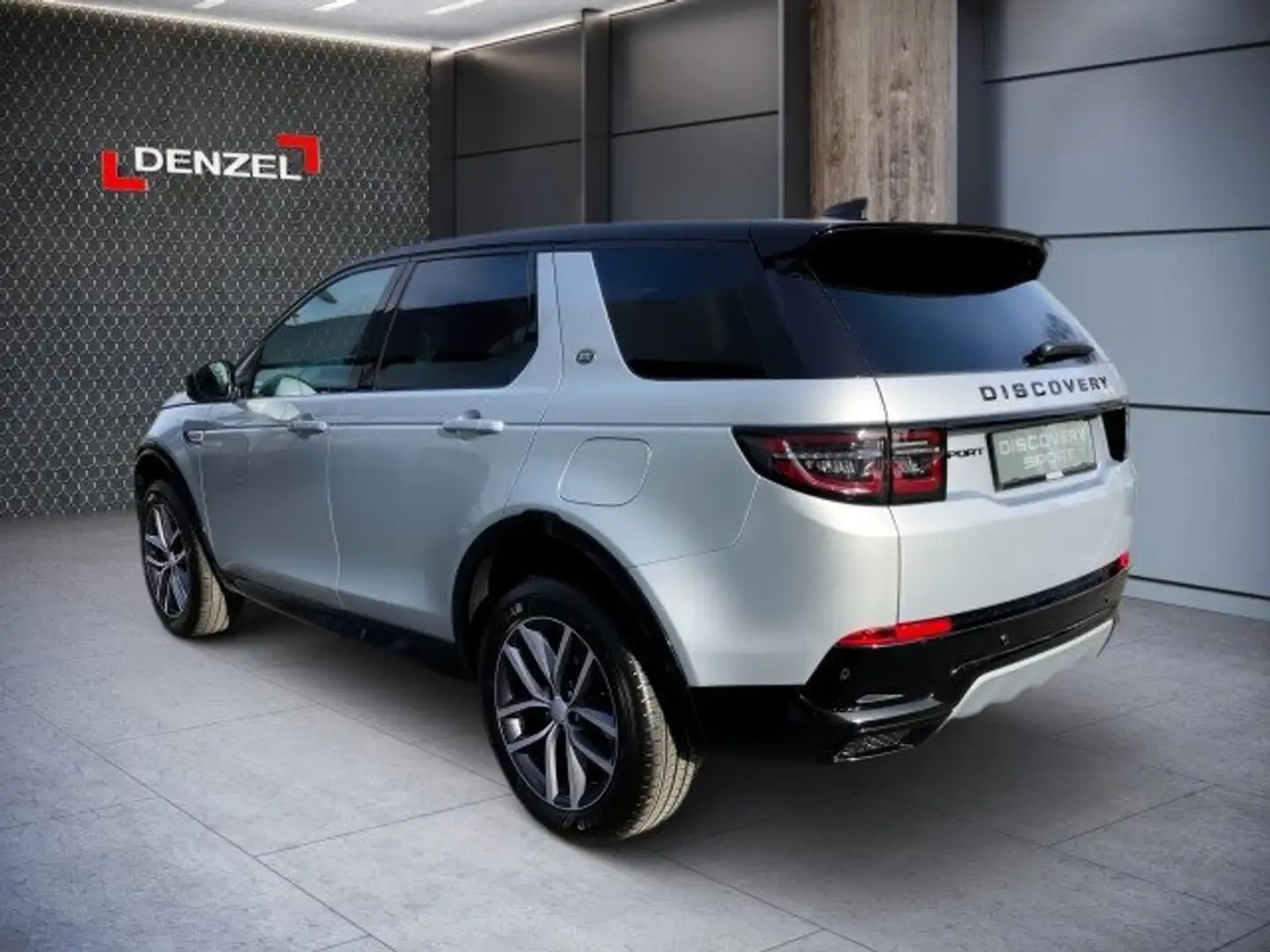 Land Rover Discovery Sport P300e Dynamic SE Srebrny - 2