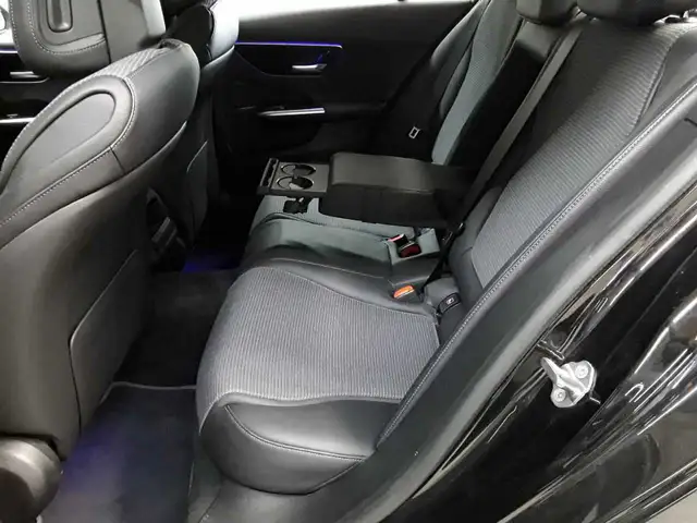 Mercedes-Benz C-Class view 13
