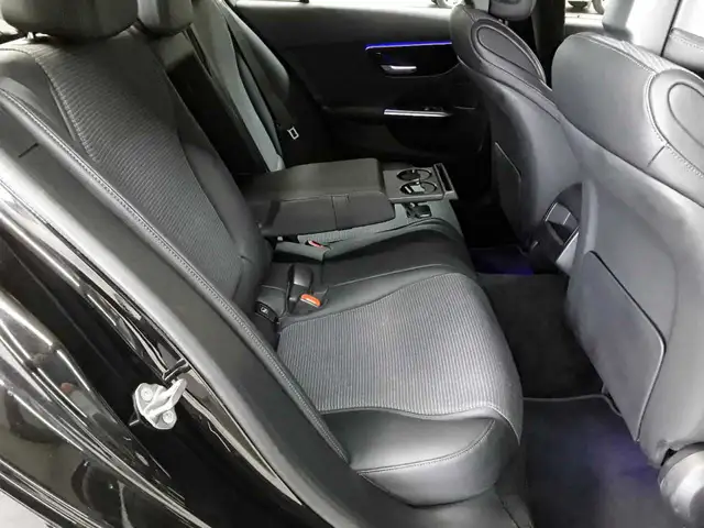 Mercedes-Benz C-Class view 14