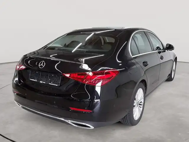 Mercedes-Benz C-Class view 4