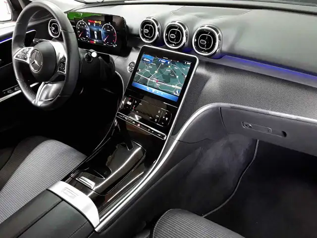 Mercedes-Benz C-Class view 9