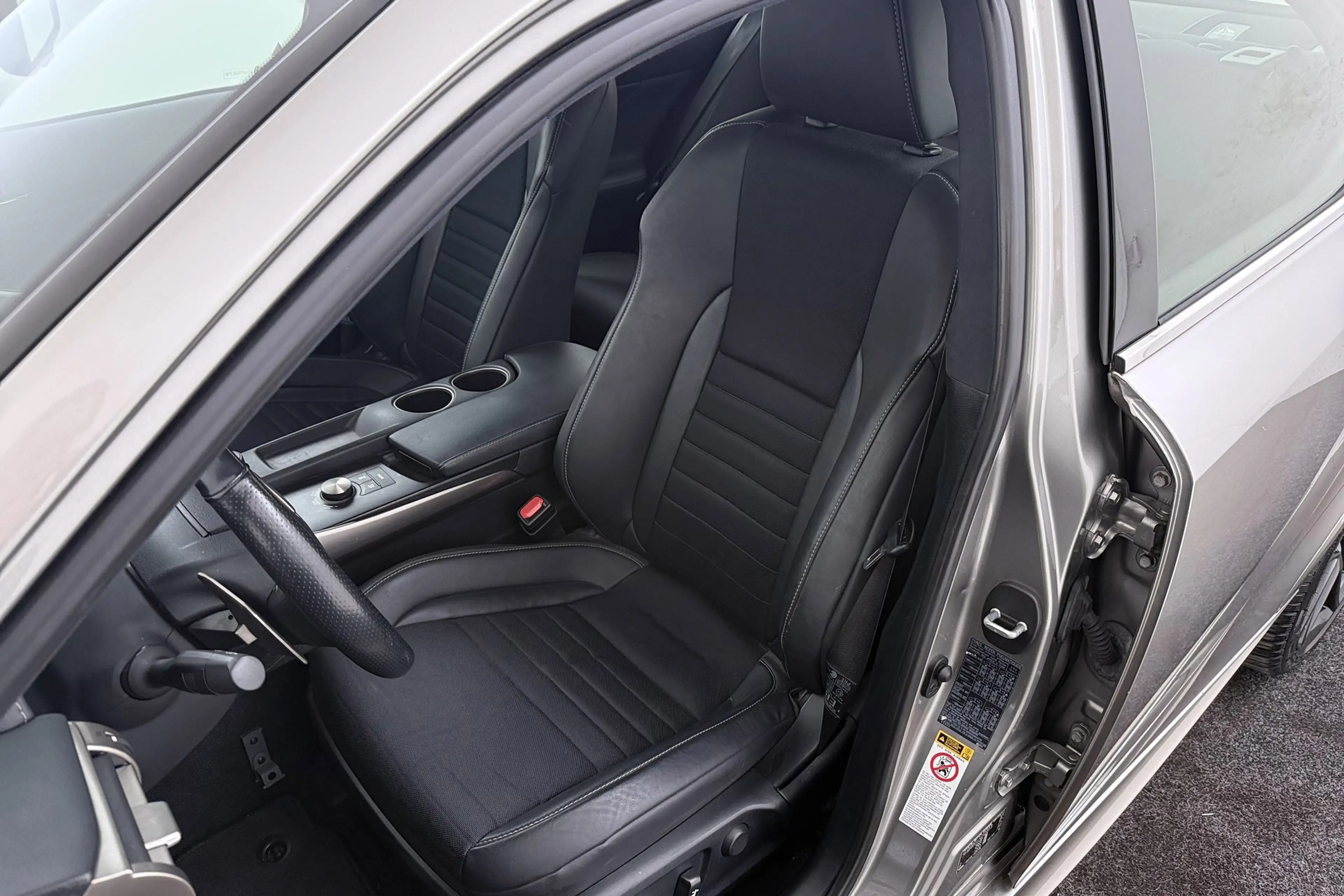 Lexus IS 300 300h F Sport Line | Trekhaak | Elek stoelverstelli — photo 16
