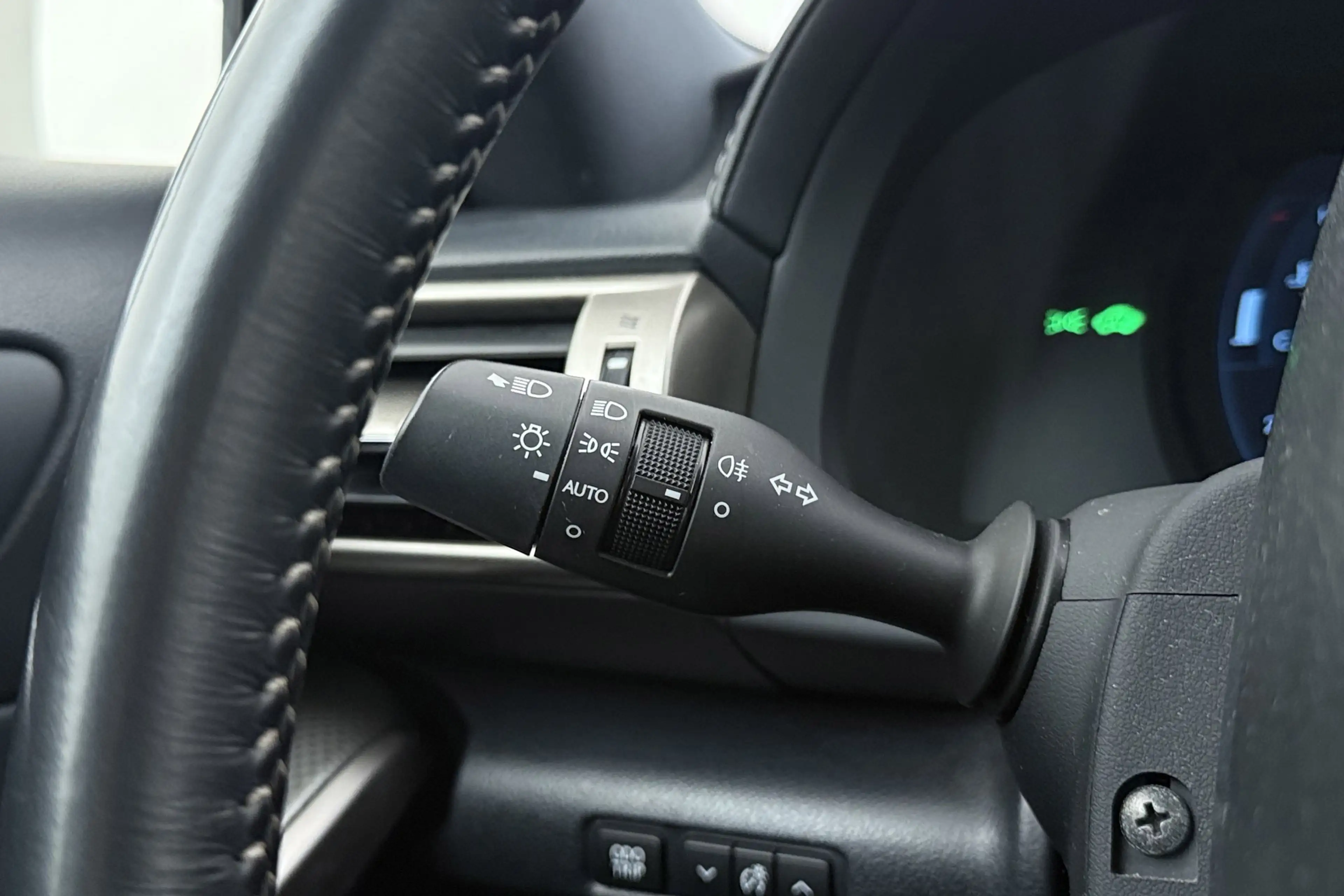 Lexus IS 300 300h F Sport Line | Trekhaak | Elek stoelverstelli — photo 34