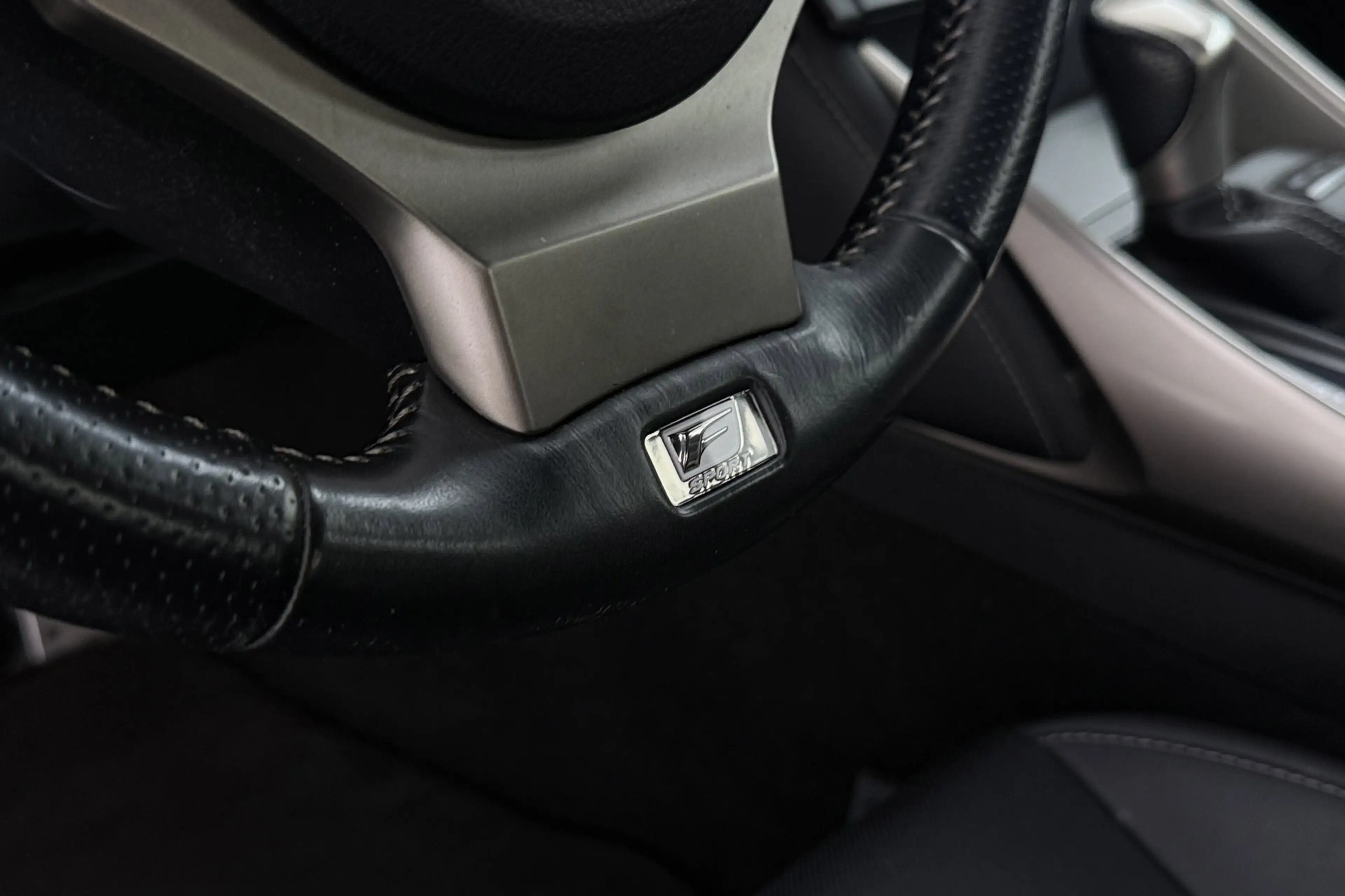 Lexus IS 300 300h F Sport Line | Trekhaak | Elek stoelverstelli — photo 45