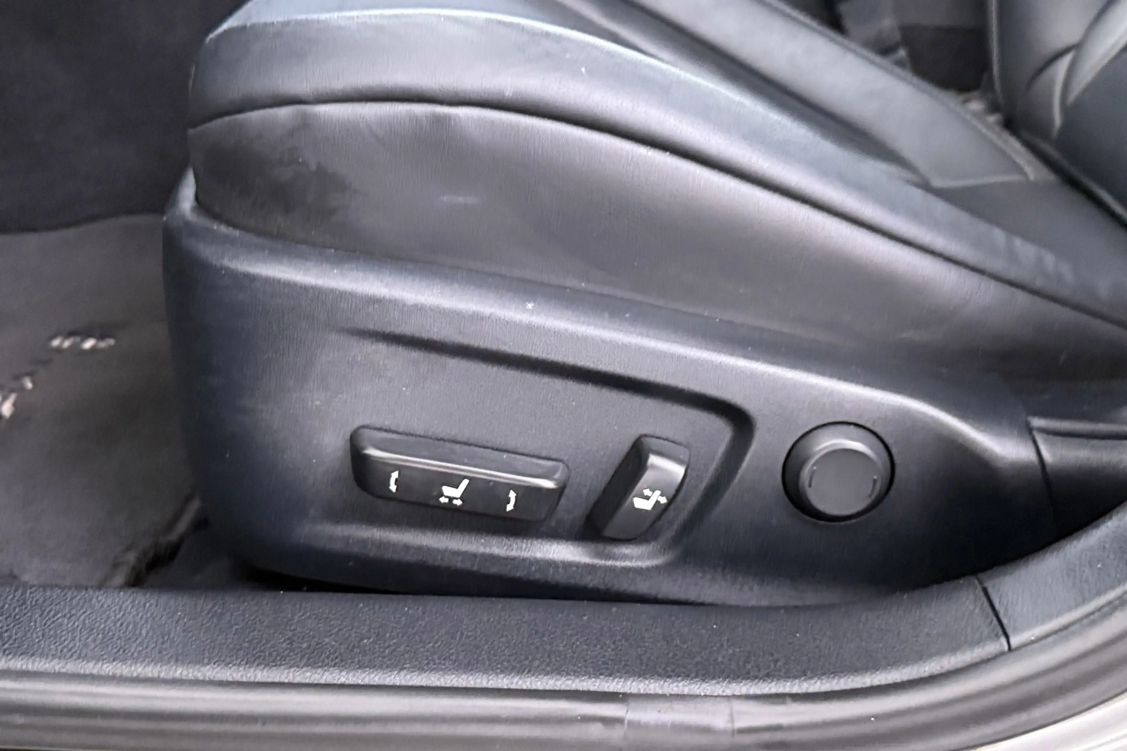 Lexus IS 300 300h F Sport Line | Trekhaak | Elek stoelverstelli — photo 17