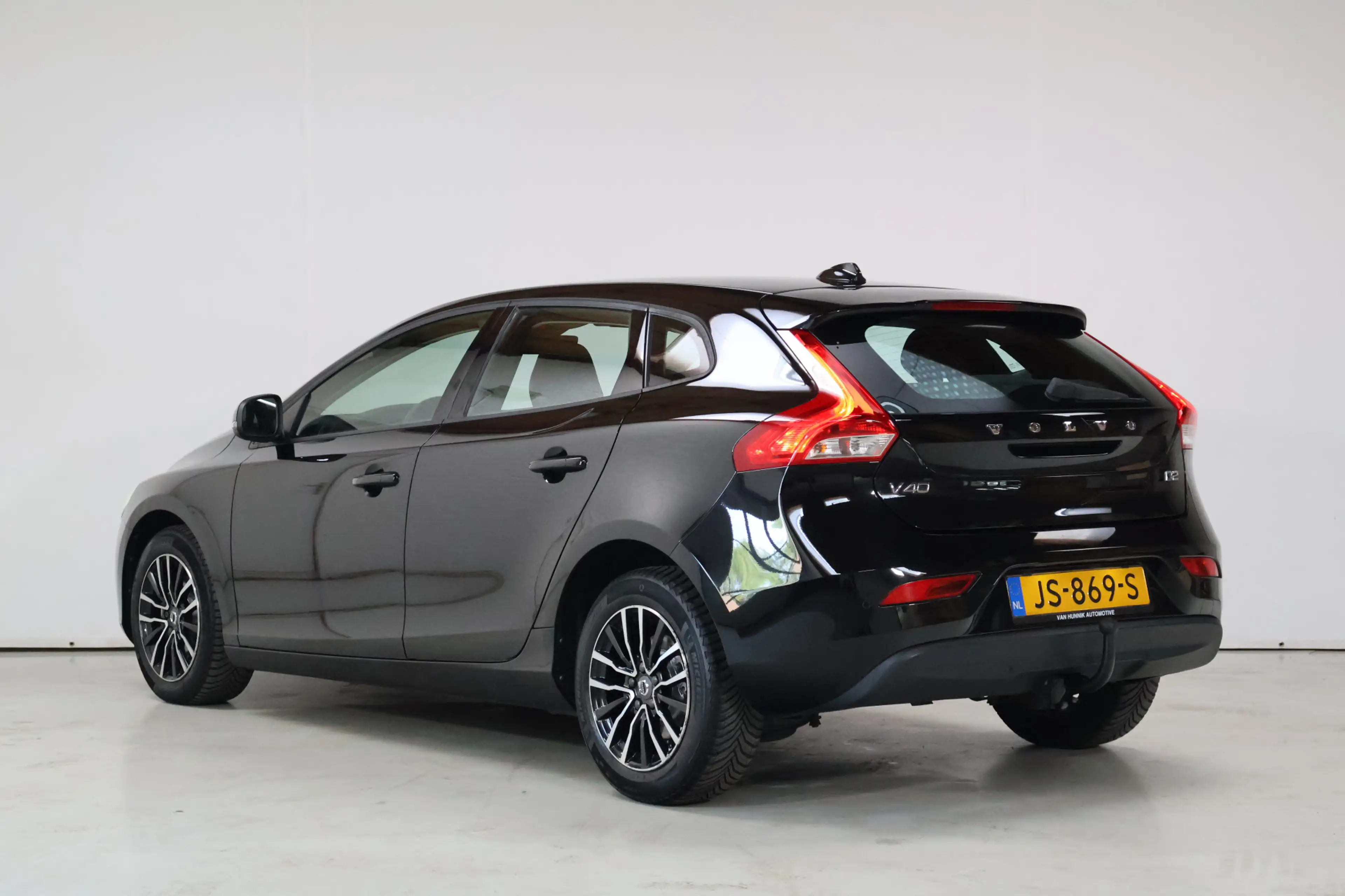 Volvo V40 2.0 D2 Kinetic | Cruisecontrole | Trekhaak | Stoel — photo 6