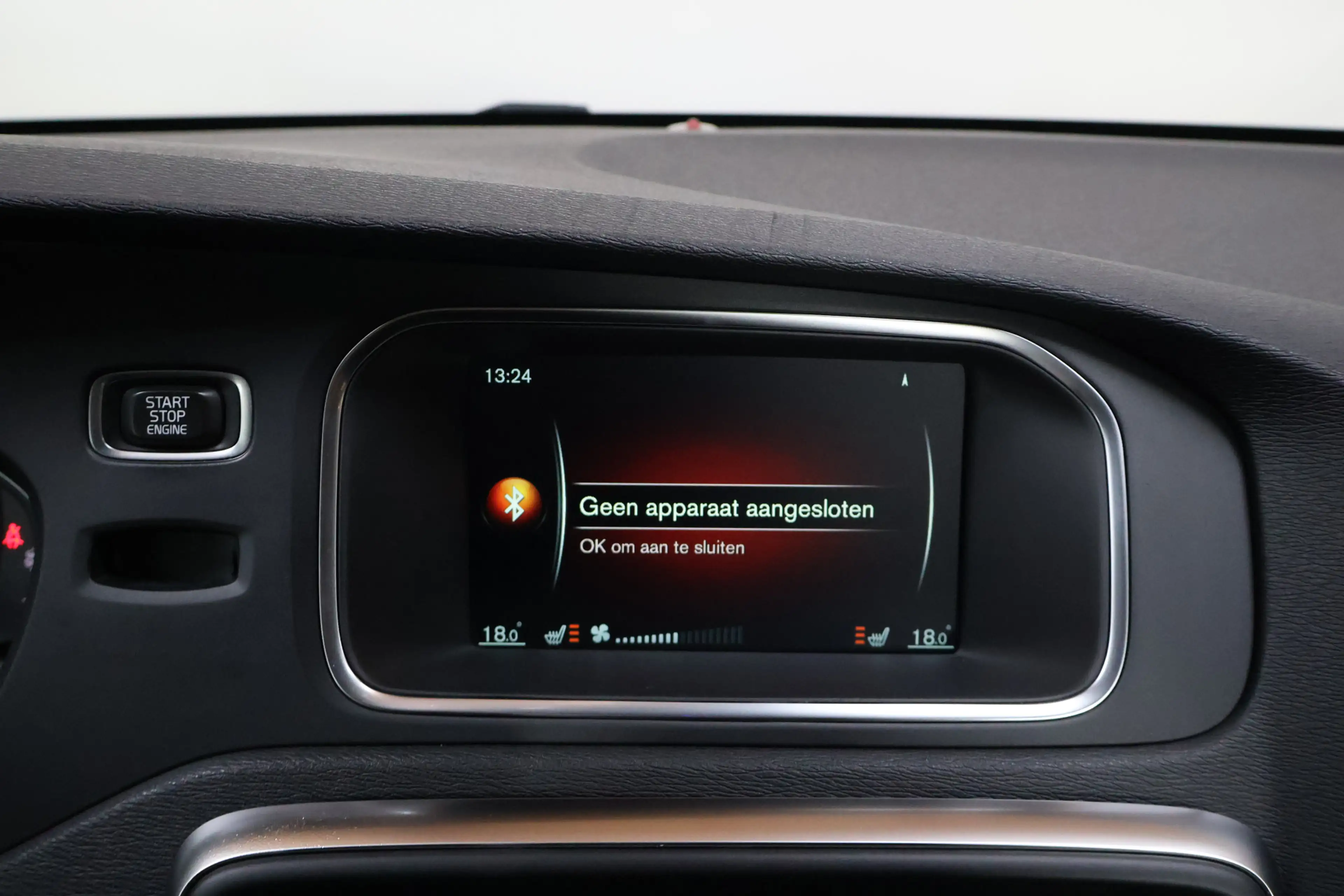 Volvo V40 2.0 D2 Kinetic | Cruisecontrole | Trekhaak | Stoel — photo 19