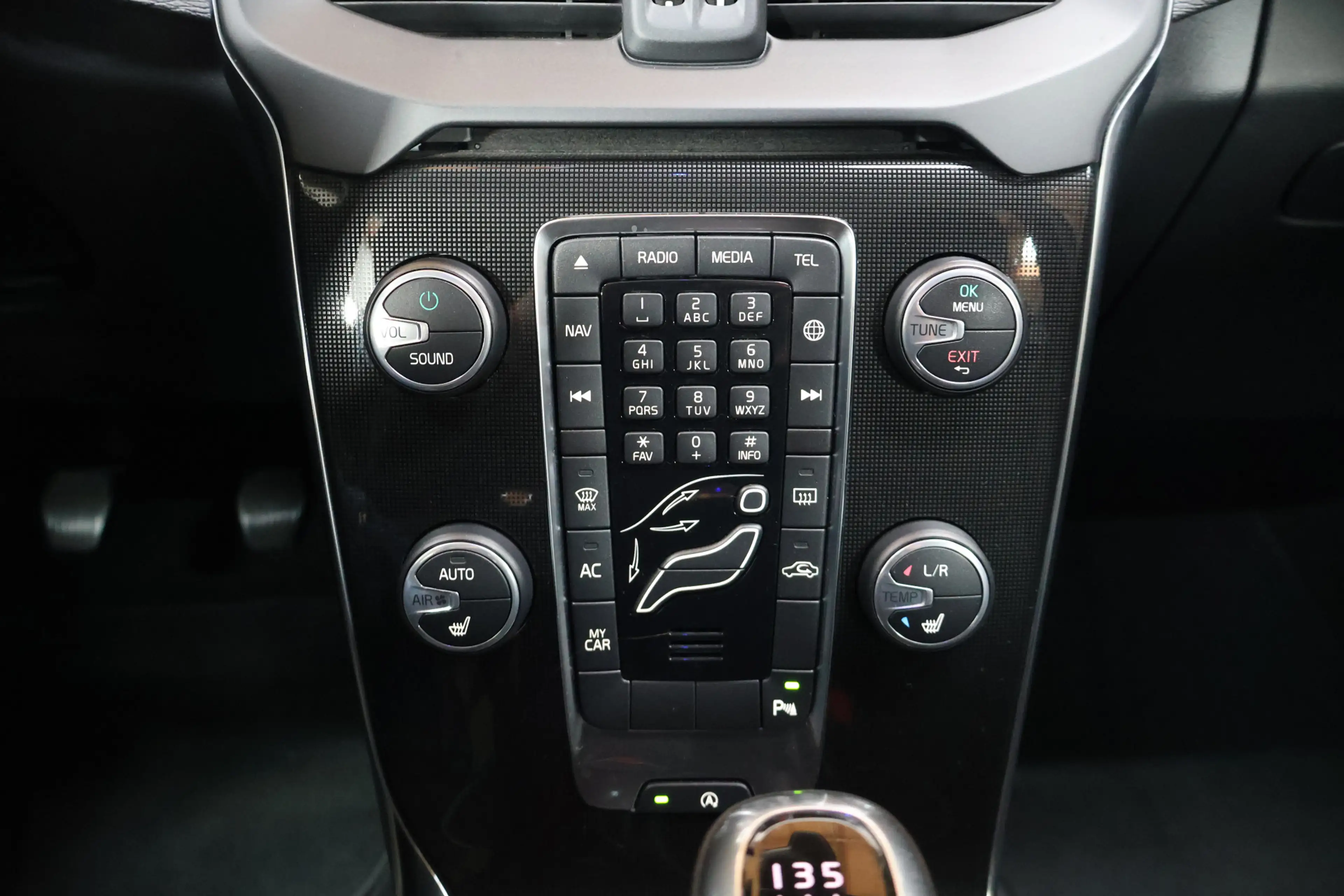 Volvo V40 2.0 D2 Kinetic | Cruisecontrole | Trekhaak | Stoel — photo 20