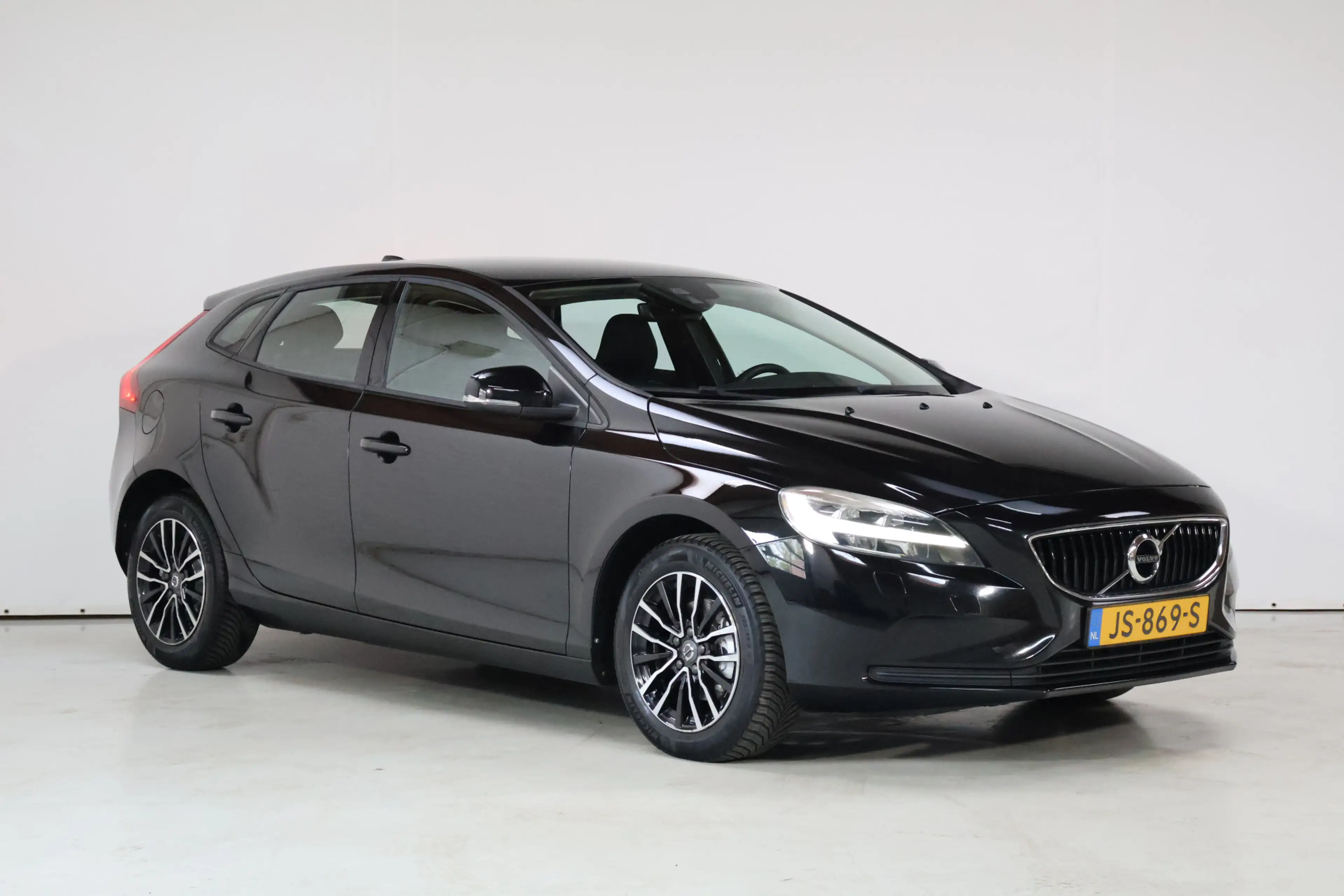 Volvo V40 2.0 D2 Kinetic | Cruisecontrole | Trekhaak | Stoel — photo 5
