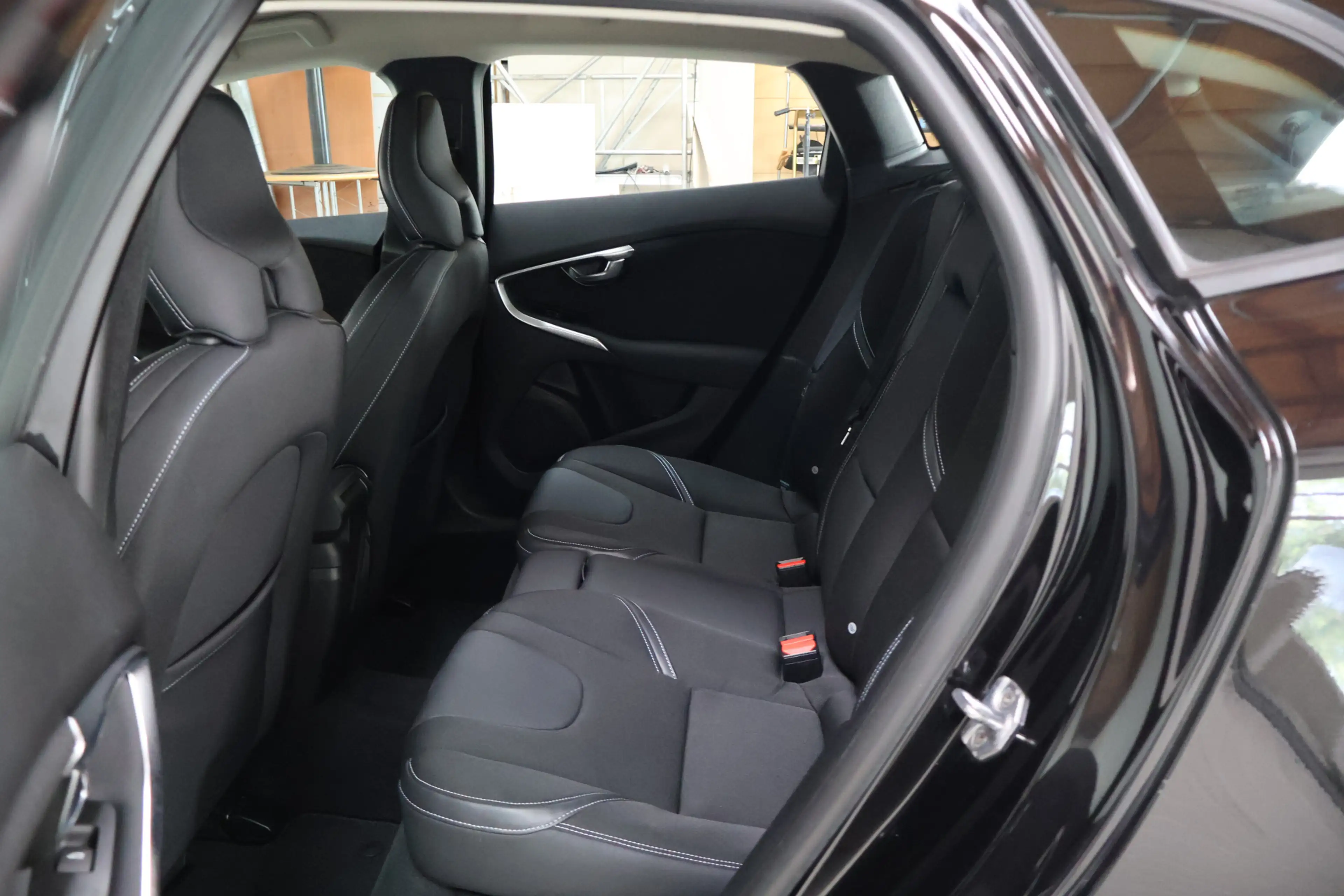 Volvo V40 2.0 D2 Kinetic | Cruisecontrole | Trekhaak | Stoel — photo 16