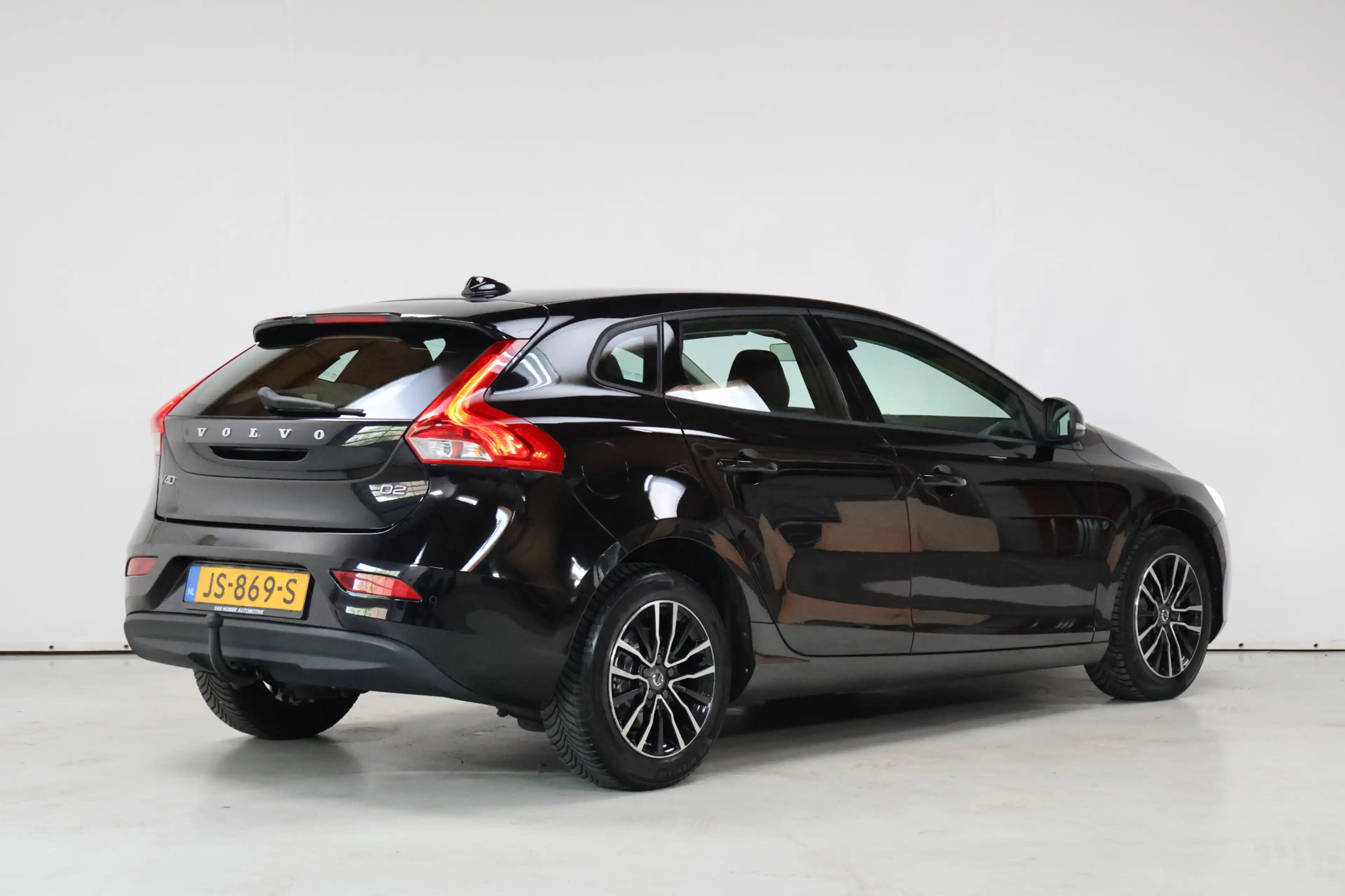 Volvo V40 2.0 D2 Kinetic | Cruisecontrole | Trekhaak | Stoel — photo 2