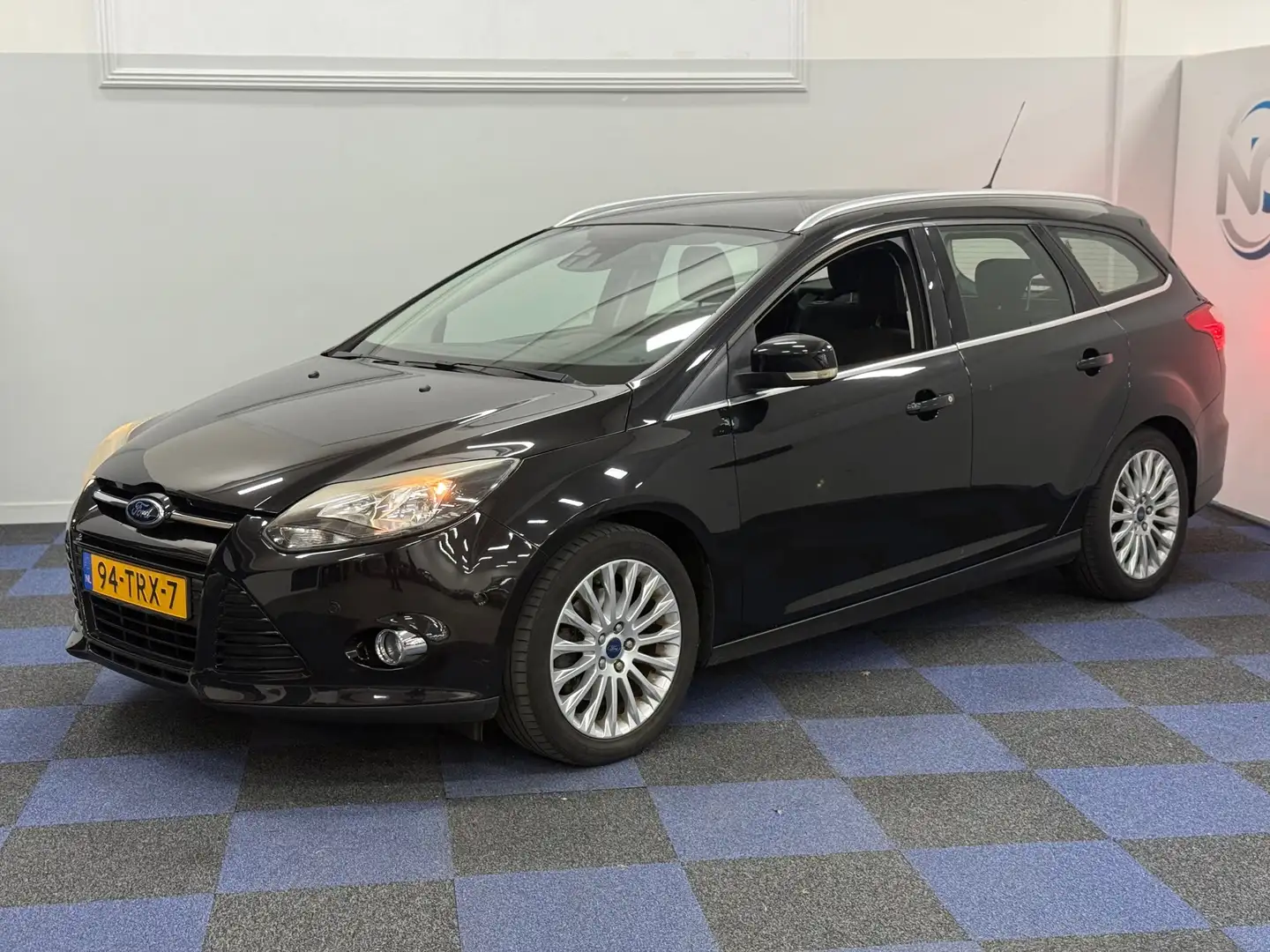 Ford Focus Wagon 1.6 EcoBoost Titanium /DEALER ONDERHOUDEN / Schwarz - 2