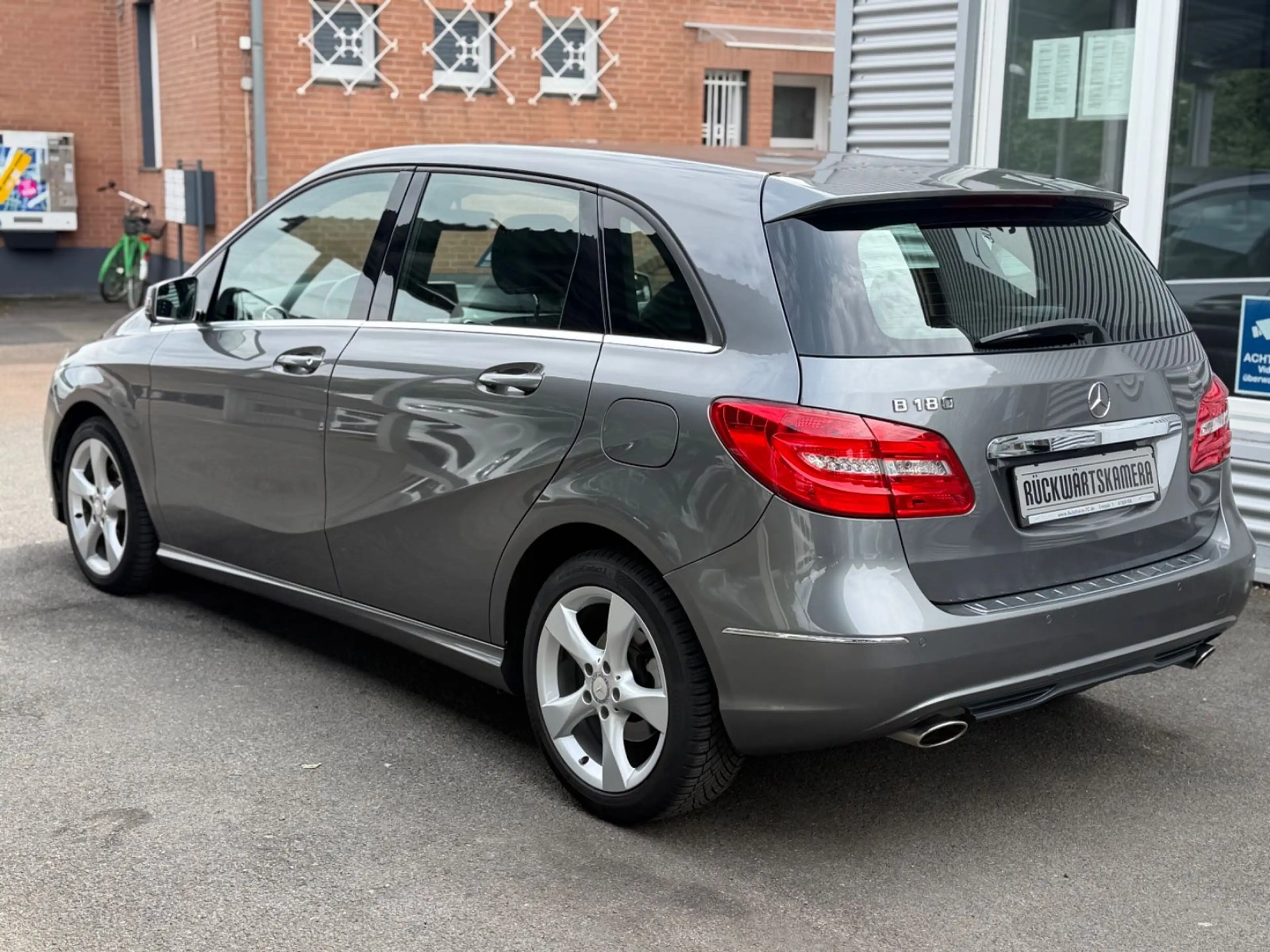 Mercedes-Benz B 180 AUTOMATIK+2.HAND+RÜCKFAHRKAMERA+BI-XENON — photo 8