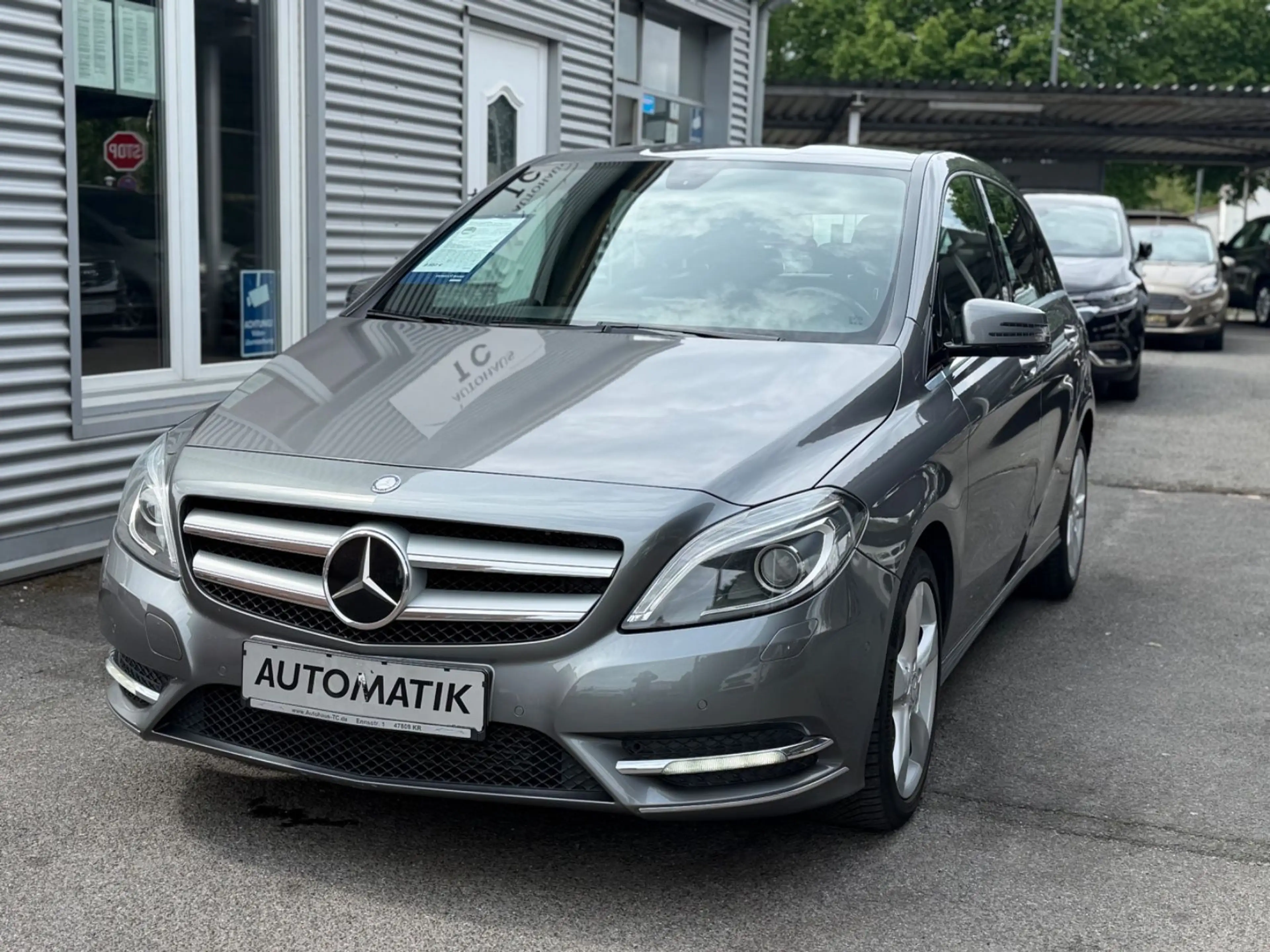 Mercedes-Benz B 180 AUTOMATIK+2.HAND+RÜCKFAHRKAMERA+BI-XENON — photo 2