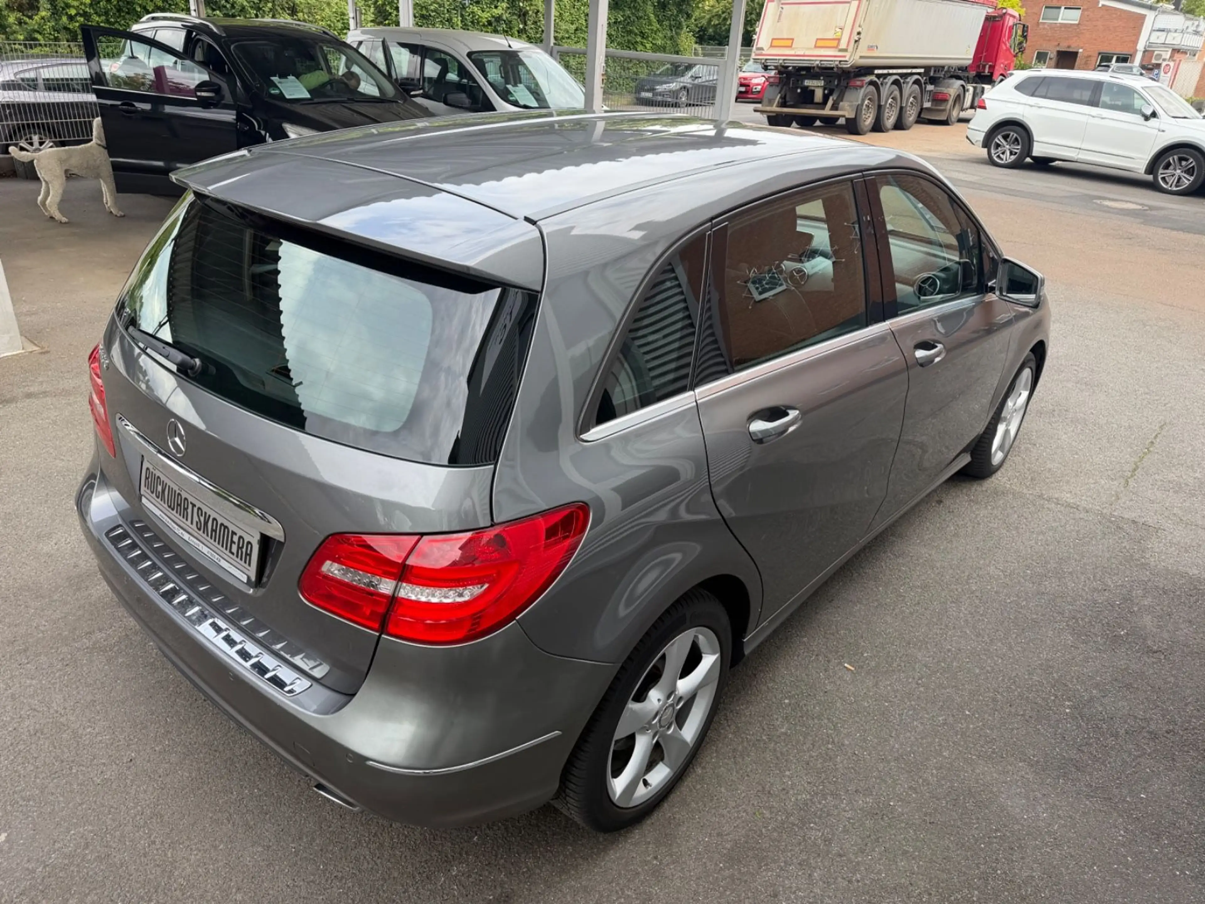 Mercedes-Benz B 180 AUTOMATIK+2.HAND+RÜCKFAHRKAMERA+BI-XENON — photo 10