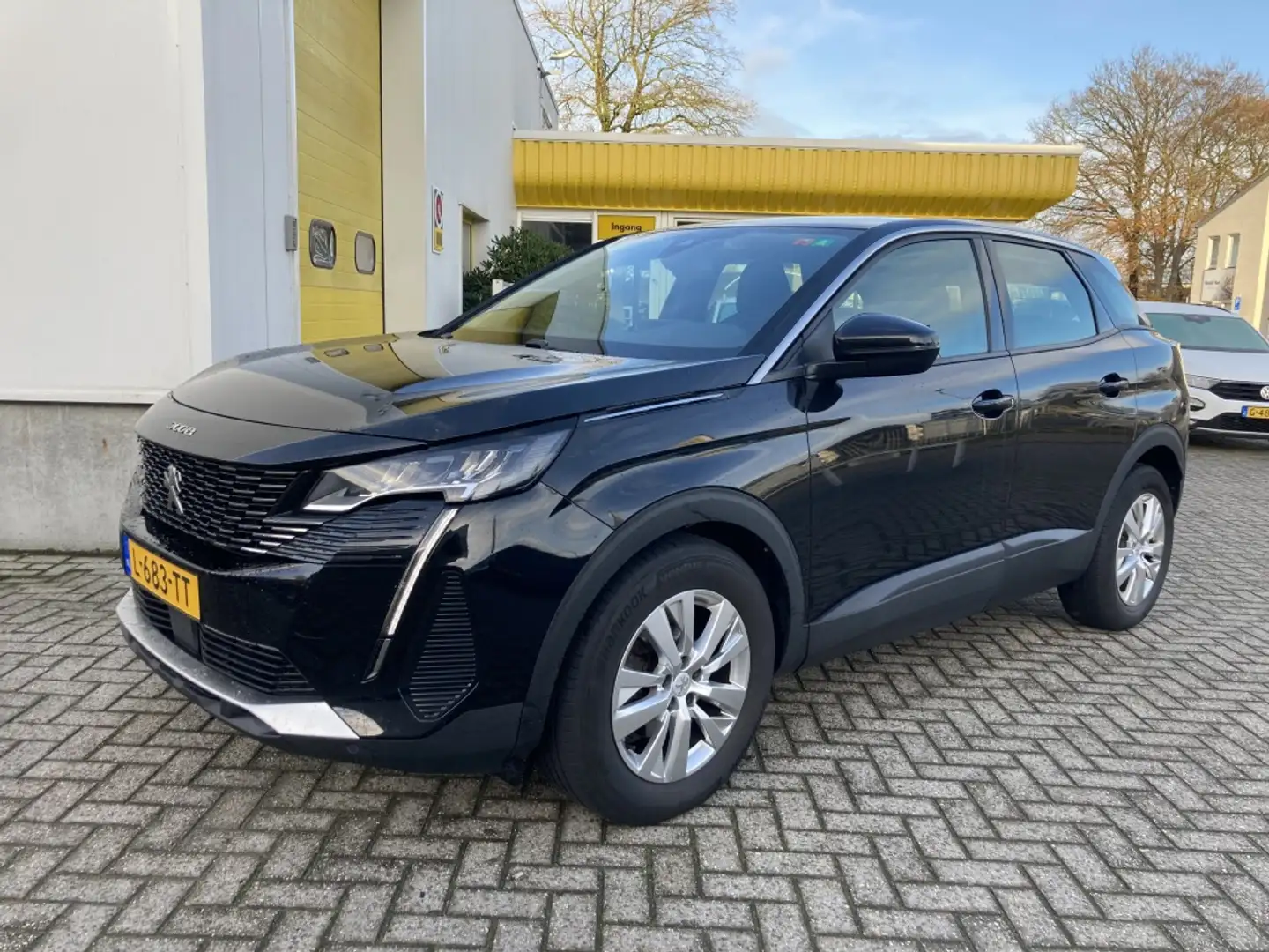Peugeot 3008 1.2 PureT. Trekhaak Camera Navi Nieuw Model Zwart - 1