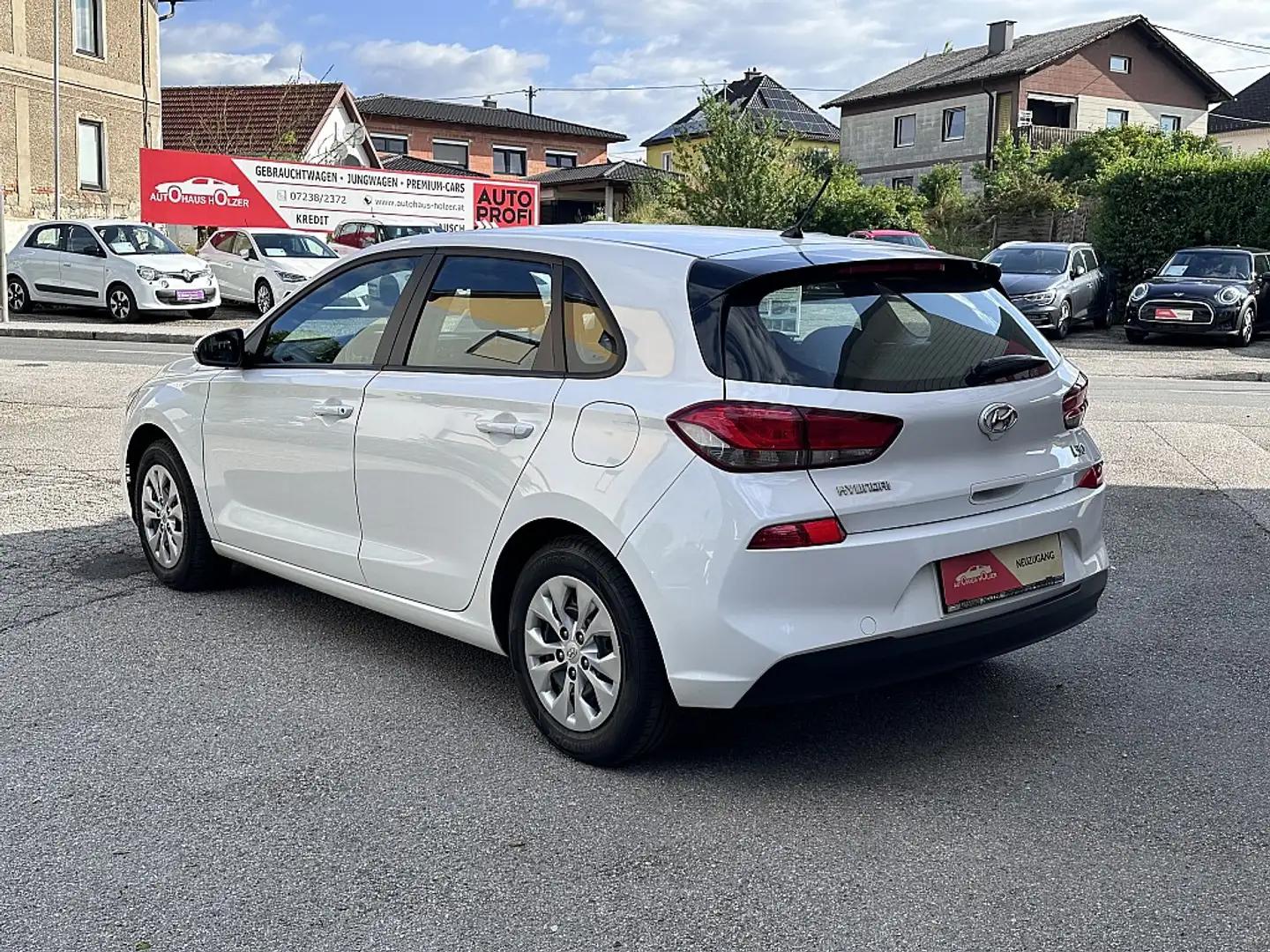 Hyundai i30 1,4 MPI Entry *1.Besitz, 8-fach, Garantie* Weiß - 2
