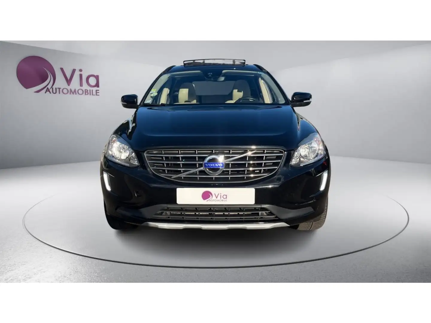 Volvo XC60 D4 S\u0026S 190 BVA Momentum Business - ENTRETIEN COMPLET / TOIT OUVRANT / SIEGES CHAUFFANTS Noir - 2