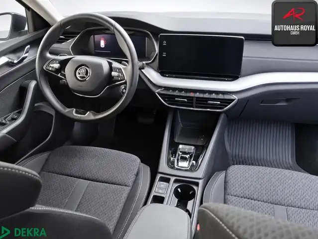 Skoda Octavia view 5
