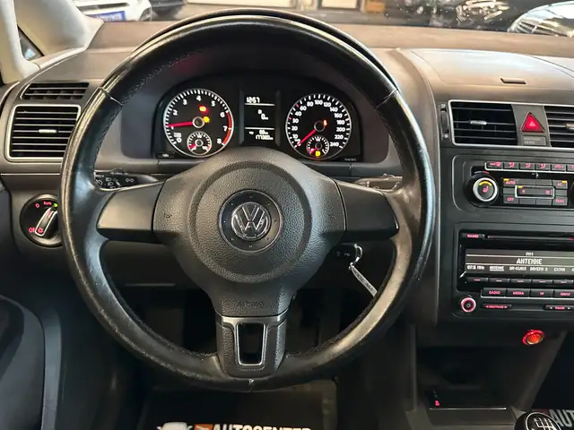 Volkswagen Touran view 8