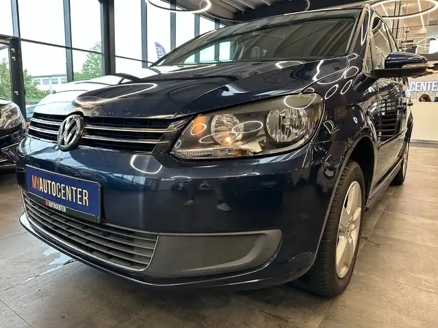 Volkswagen Touran view 4