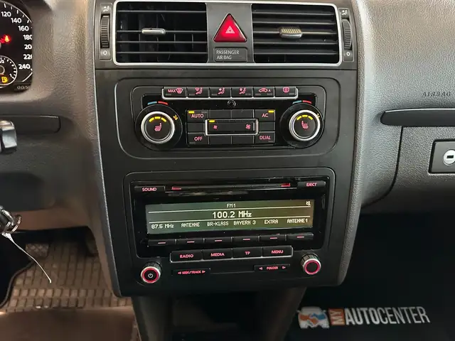 Volkswagen Touran view 11