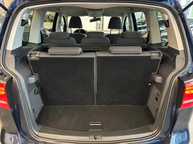 Volkswagen Touran view 6