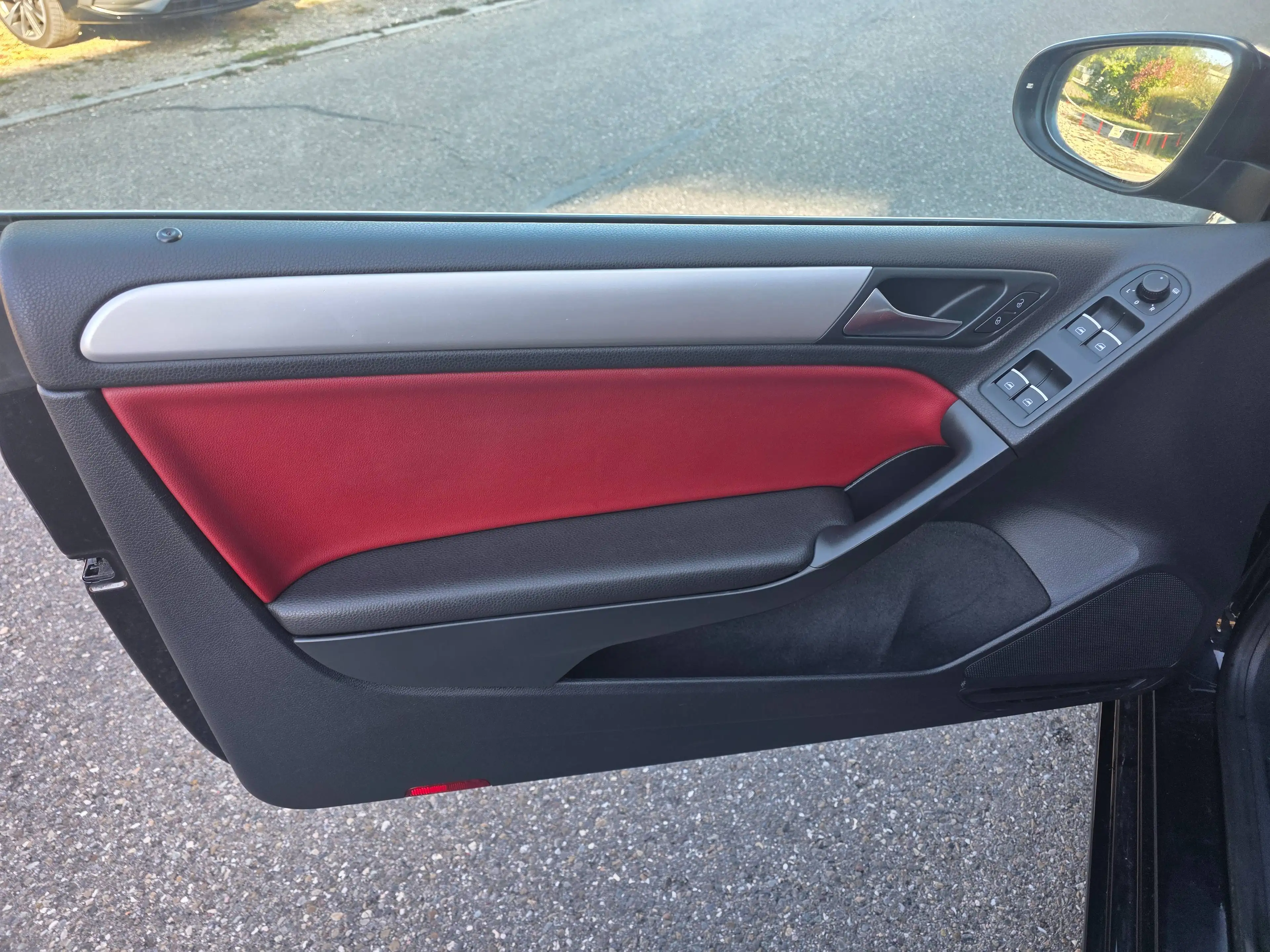 Volkswagen Golf Cabriolet 1.2 Basis / aus 1. Hand / Service & Tüv neu — photo 9