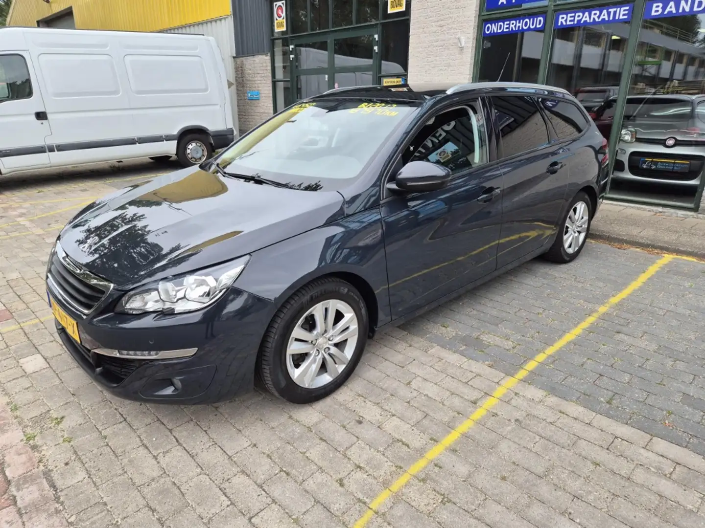 Peugeot 308 SW 1.2 PureT.Blue Lion Grijs - 1