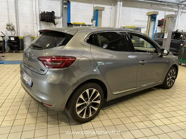 Renault Clio view 4
