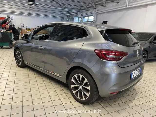 Renault Clio view 3