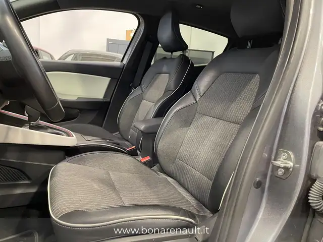 Renault Clio view 6