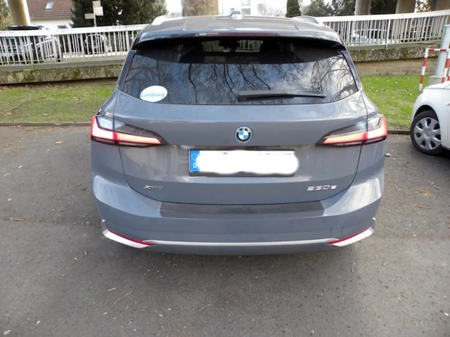 BMW 230 2er Active Tourer Plug in Hybrid Luxury Line Grau - 2