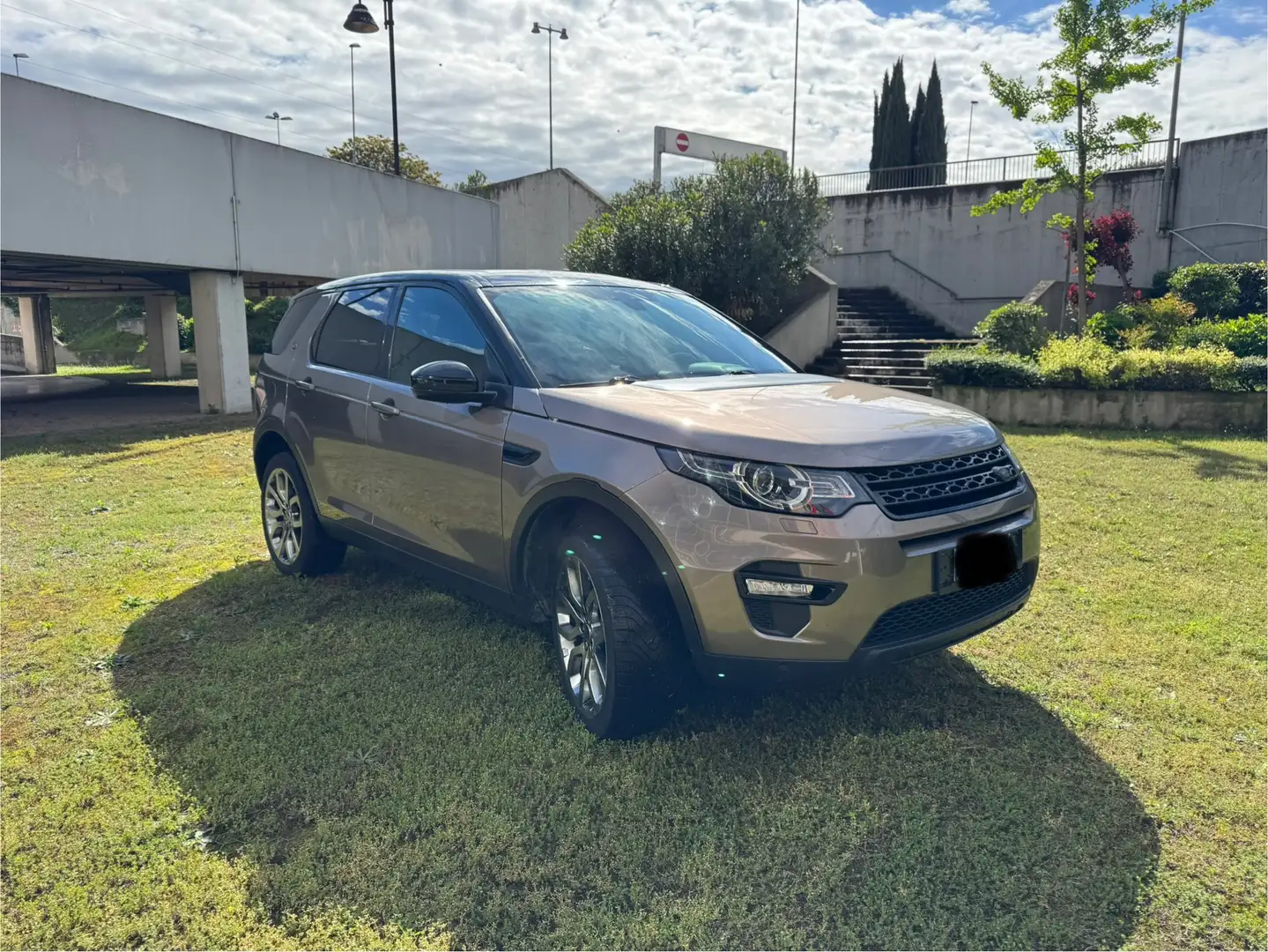Land Rover Discovery Sport 1999 disel 110kw Marrone - 1