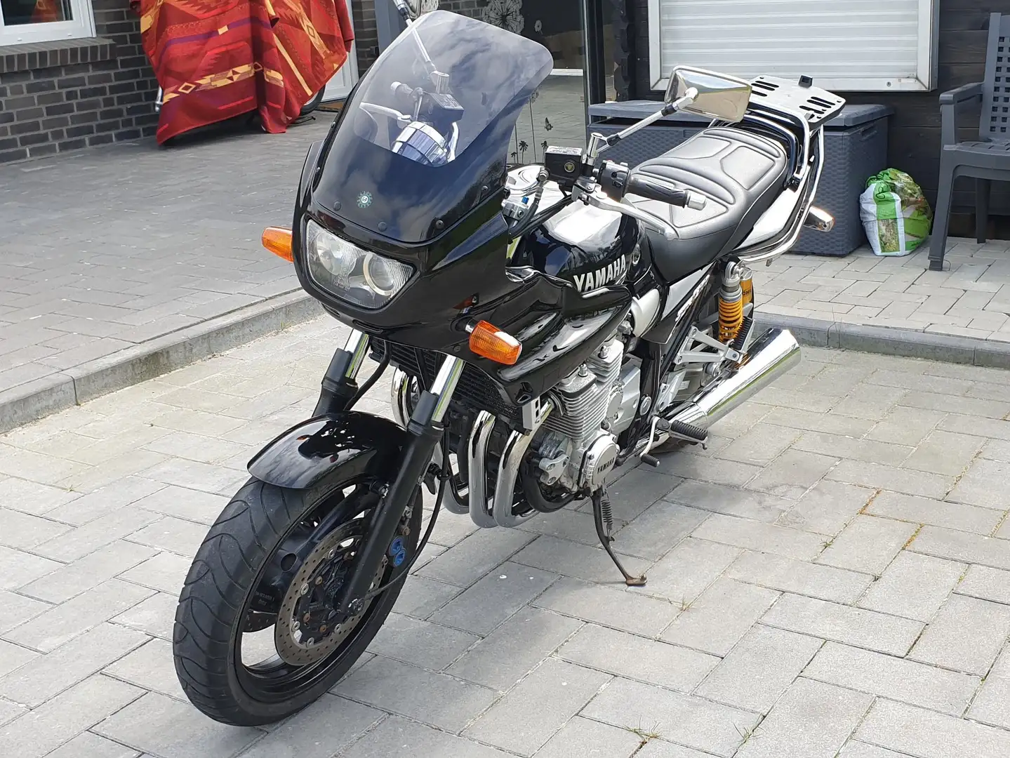 Yamaha XJR 1300 Schwarz - 1