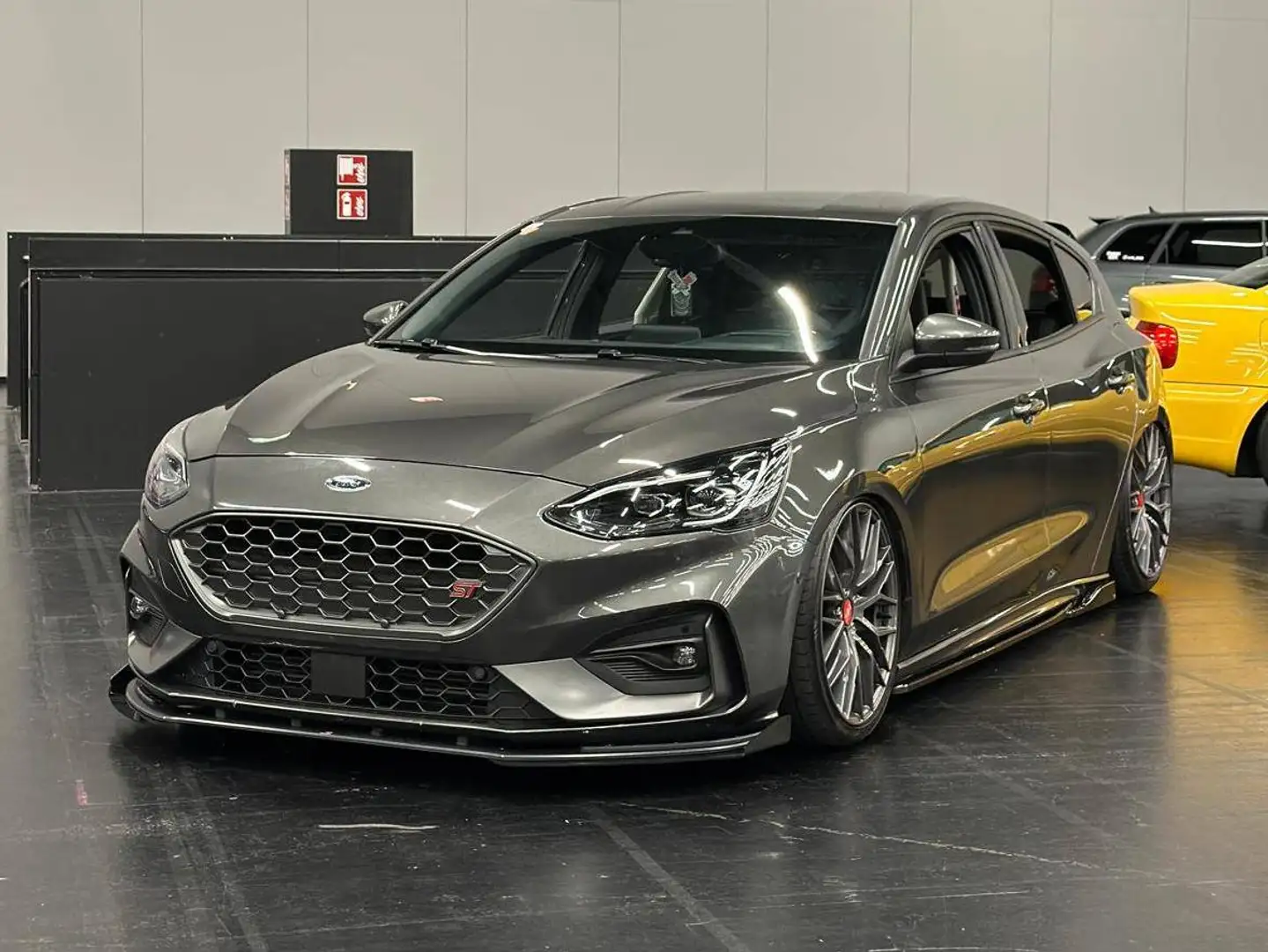 Ford Focus Focus 2,3 EcoBoost ST mit Styling-Paket ST mit Styling-Paket Grau - 1