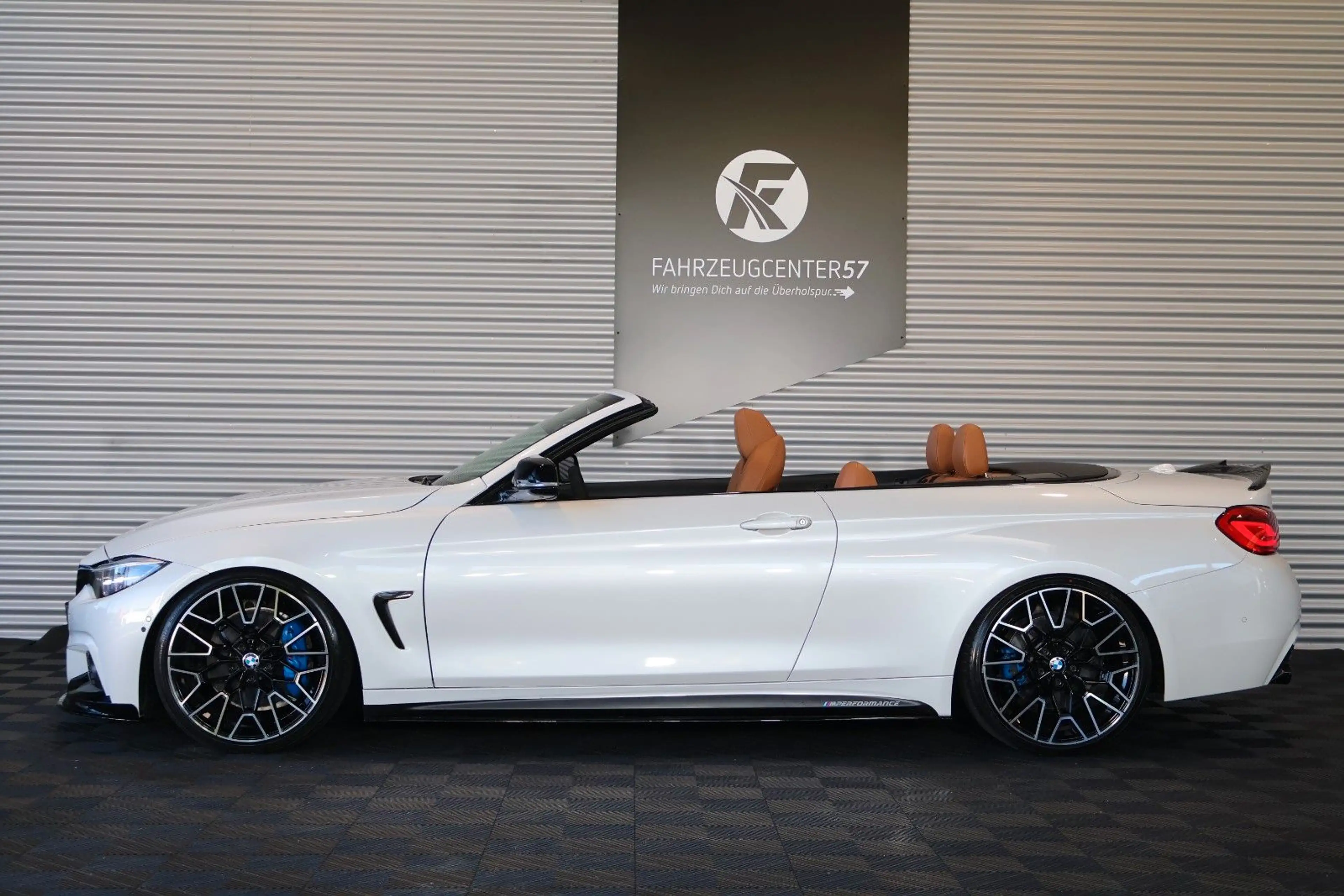 BMW 440 i Cabrio M-PAKET/360°/H&K/TOTW/CARPLAY/20" — photo 2