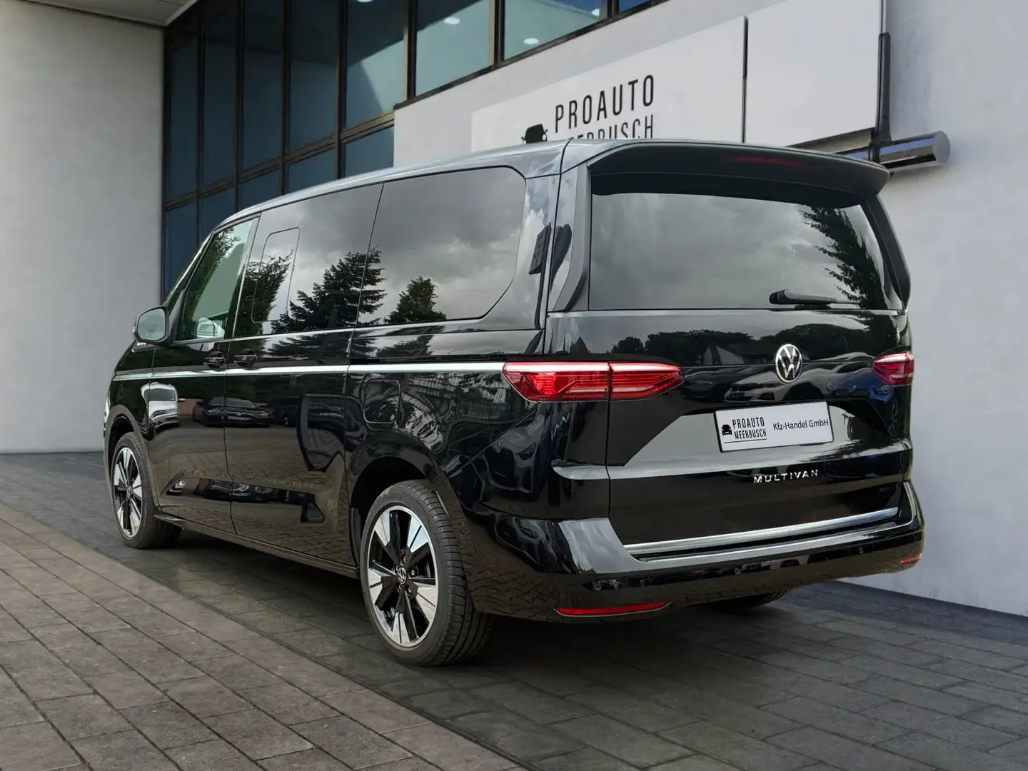 Volkswagen T7 Multivan Style lang ACC/HEADUP/STNDHZNG/PANO Noir - 2