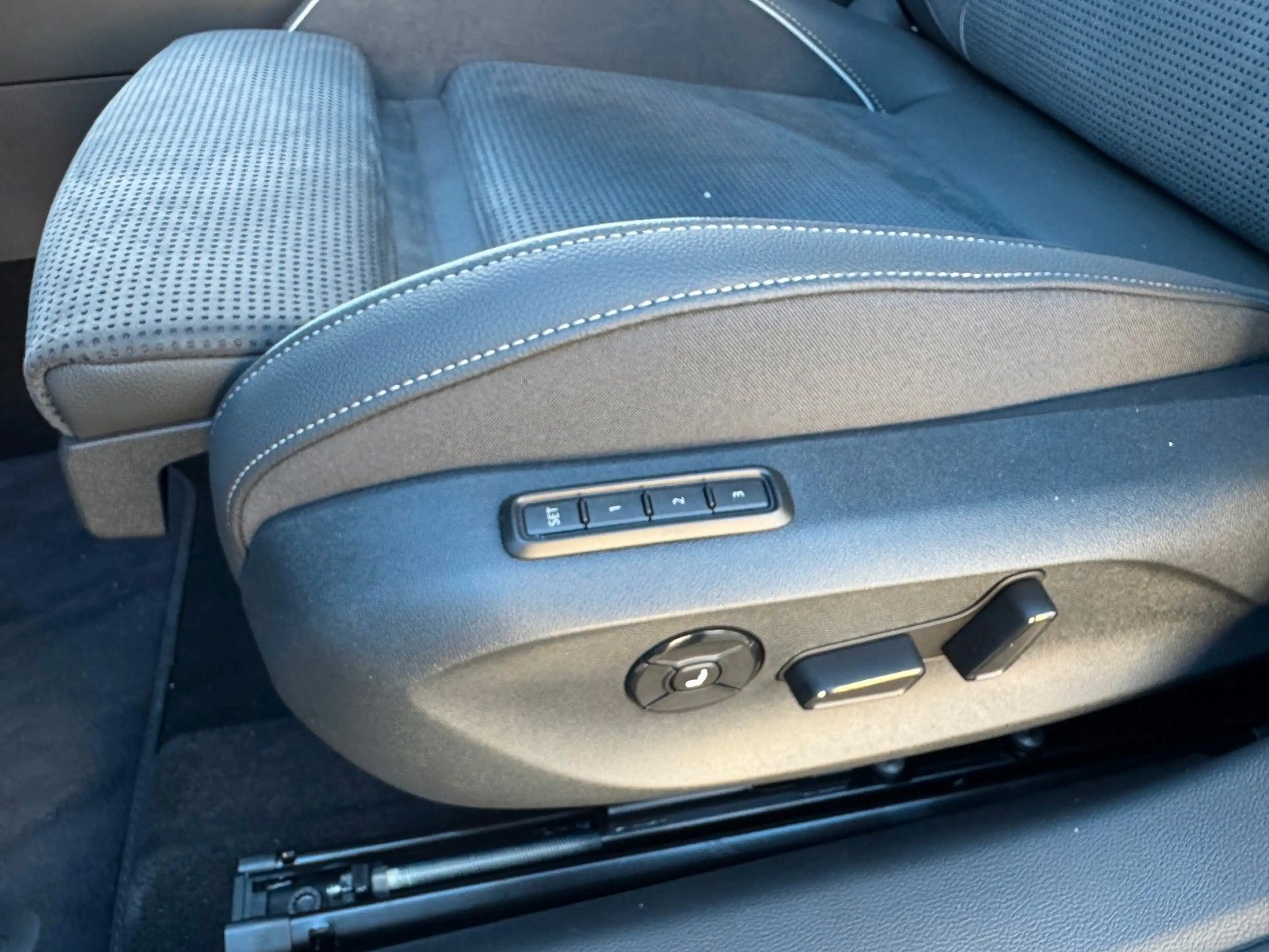 Skoda Superb Combi Sportline — photo 11