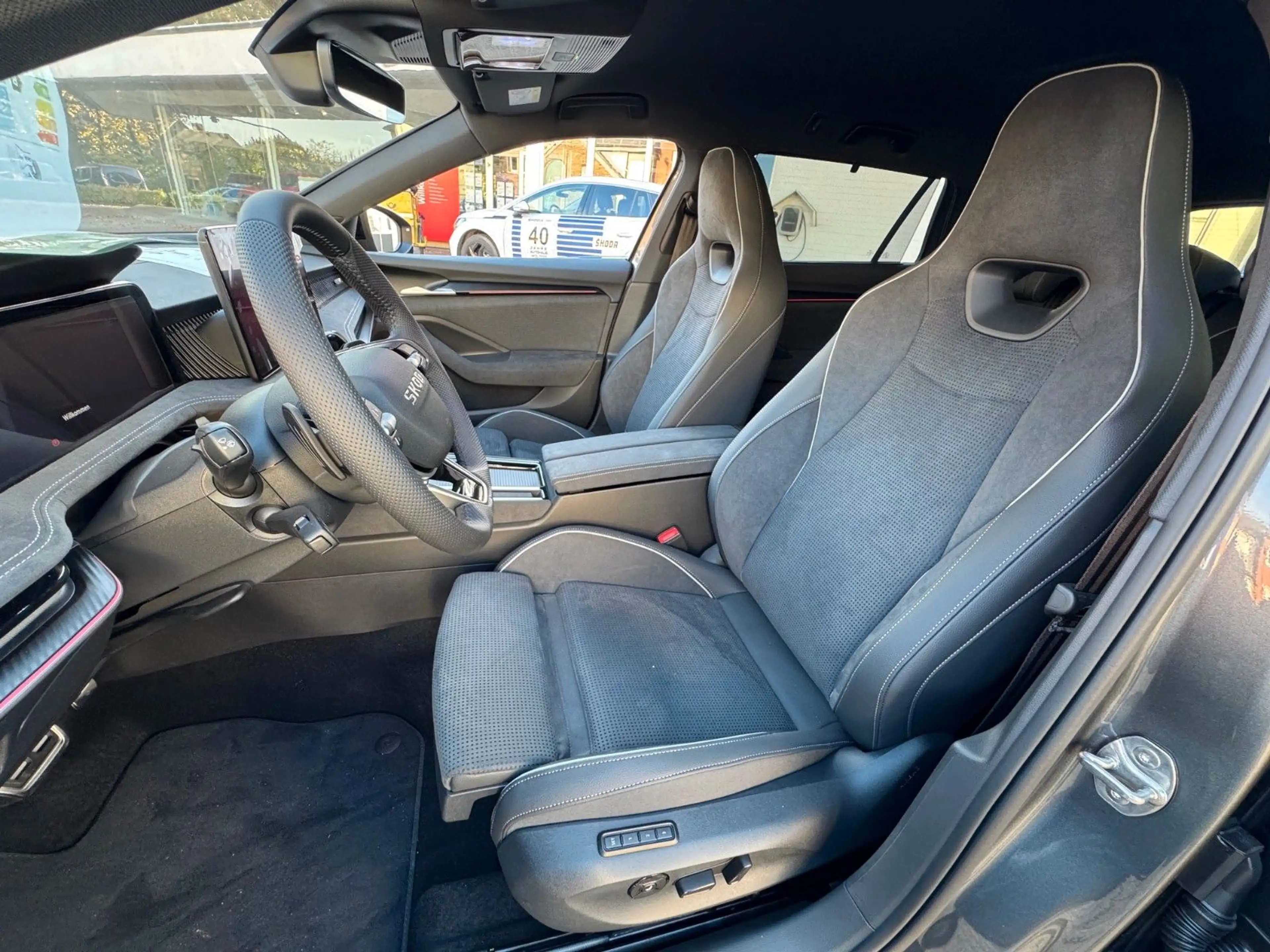 Skoda Superb Combi Sportline — photo 8