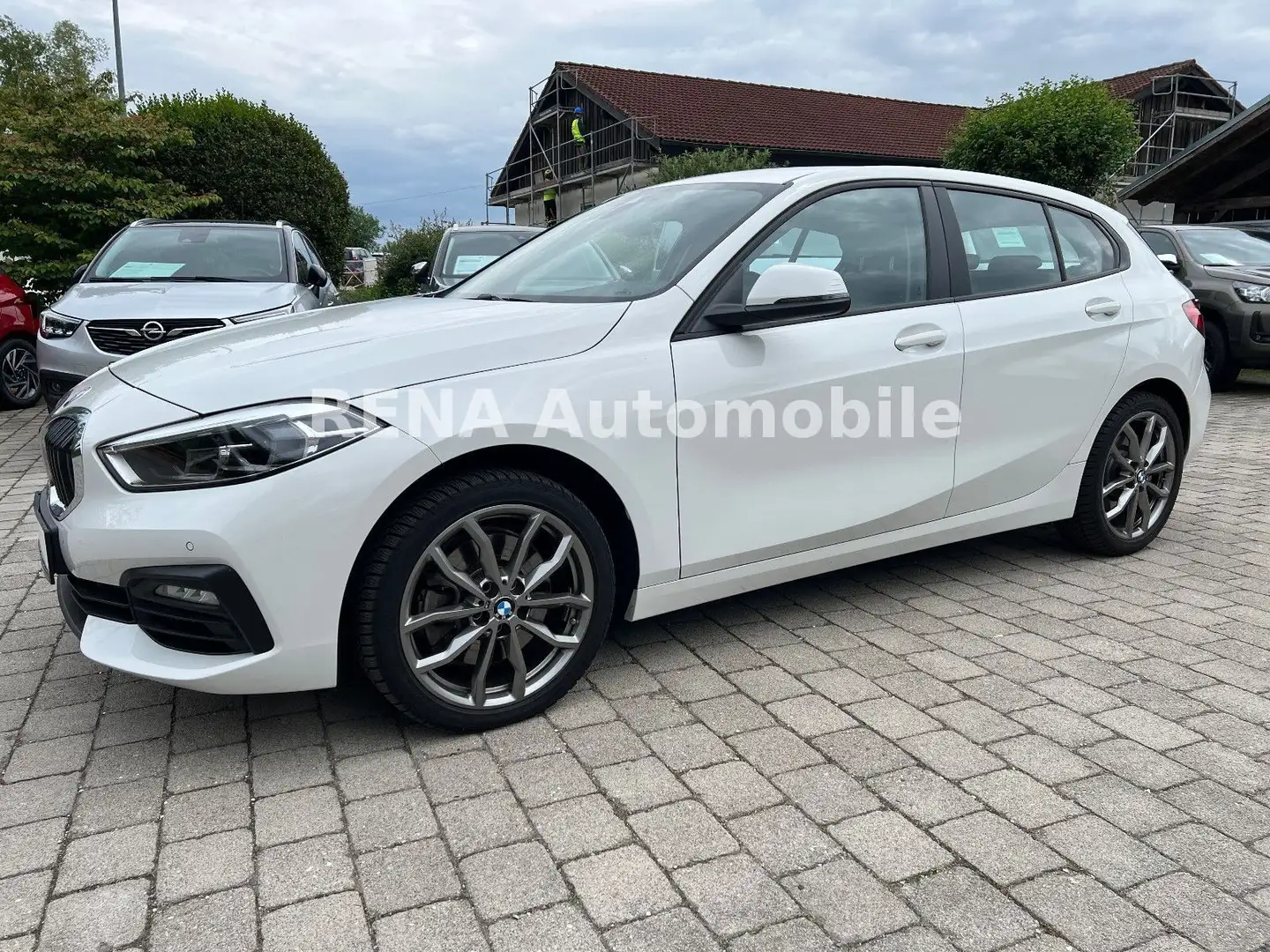 BMW 120 i Advantage 18 Zoll Navi*SHZ*el. Heckk.* Weiß - 2
